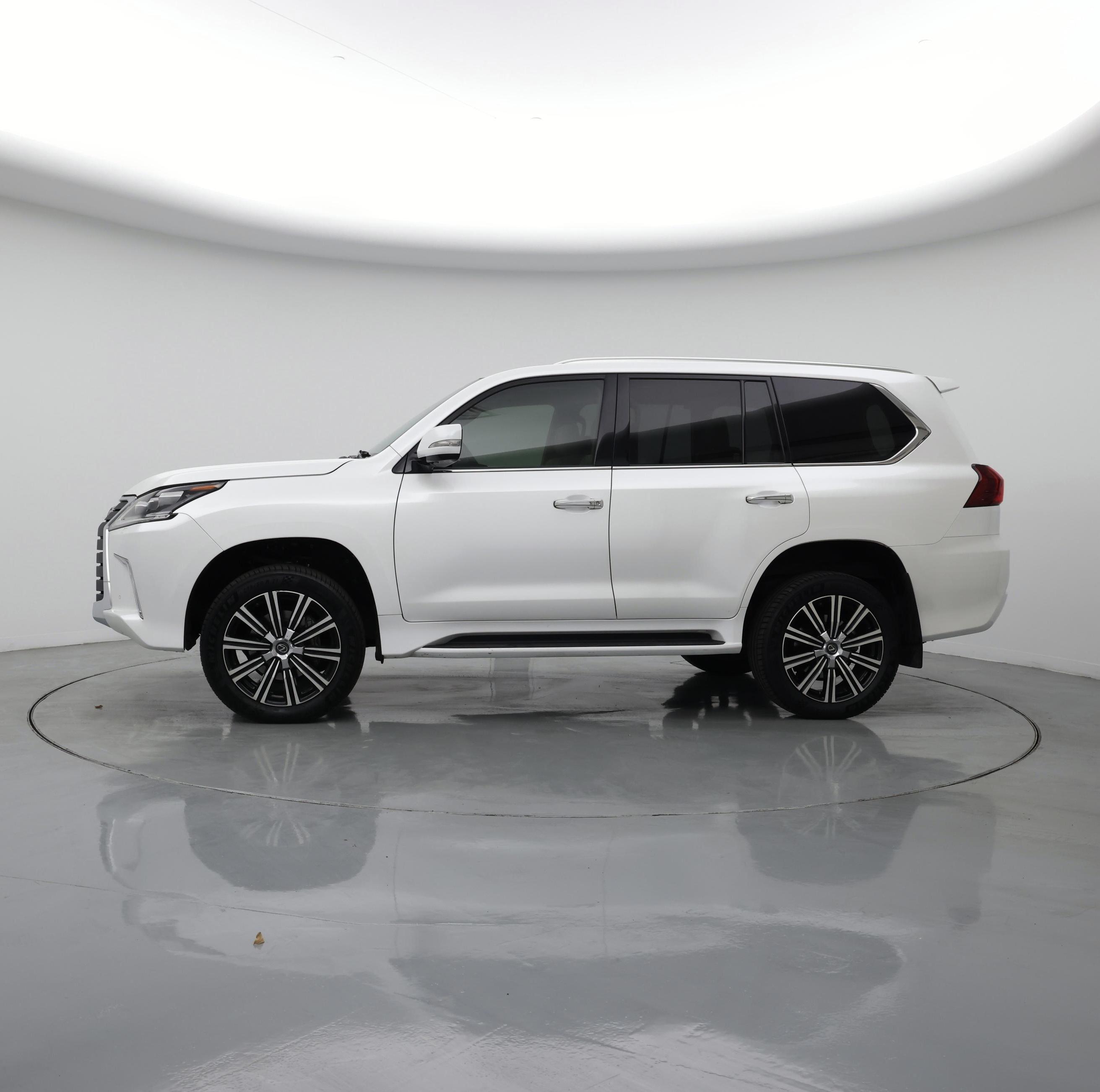Thumbnail: 2019 Lexus LX - 3