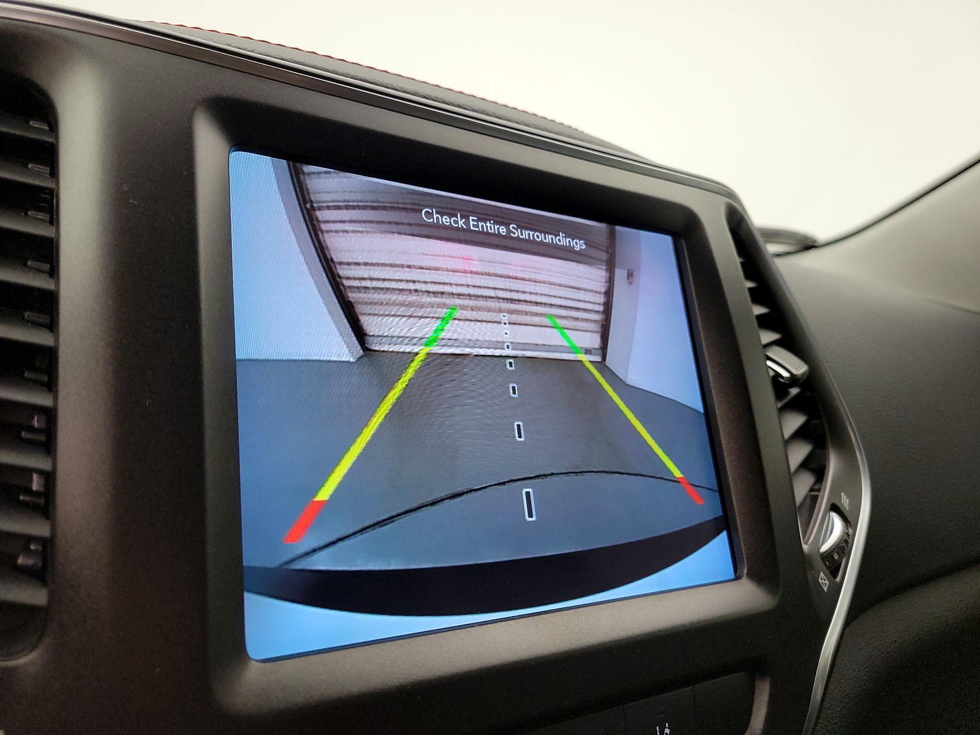 Thumbnail: 2021 Jeep Cherokee - 15