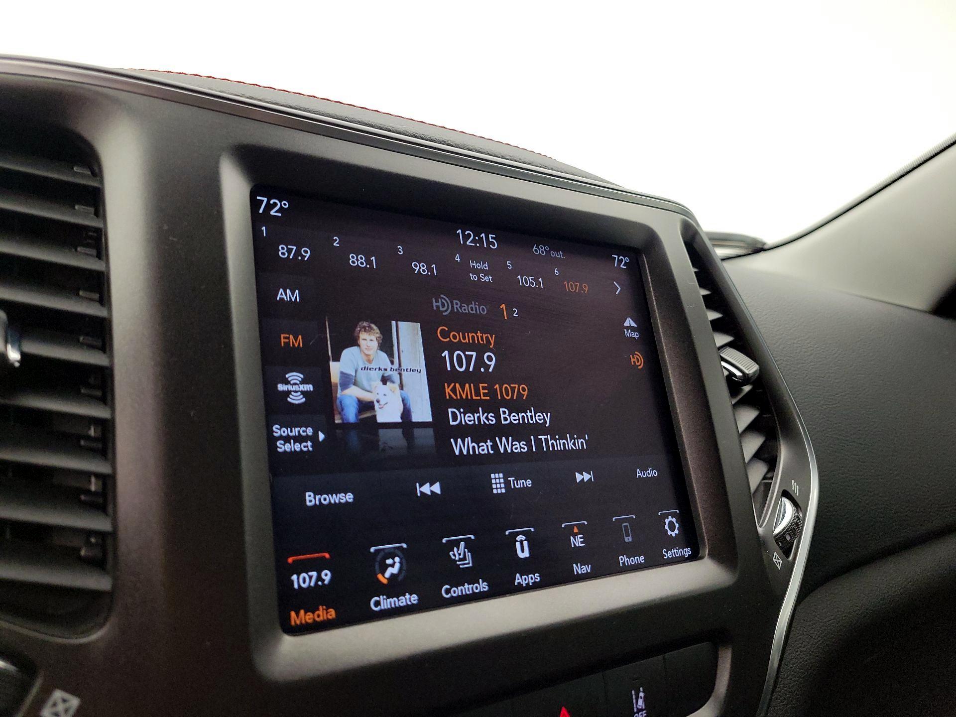 Thumbnail: 2021 Jeep Cherokee - 16