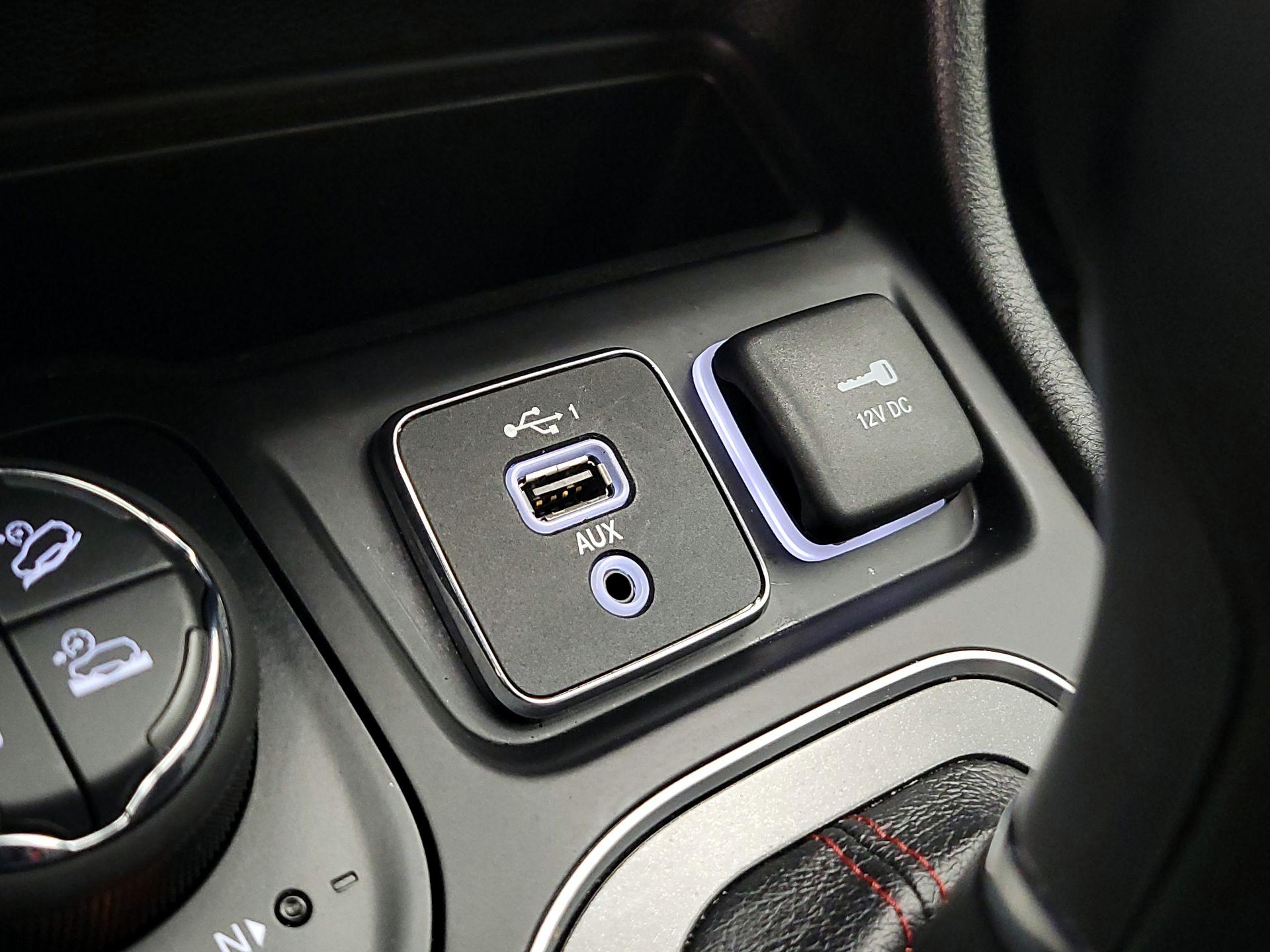 Thumbnail: 2021 Jeep Cherokee - 19