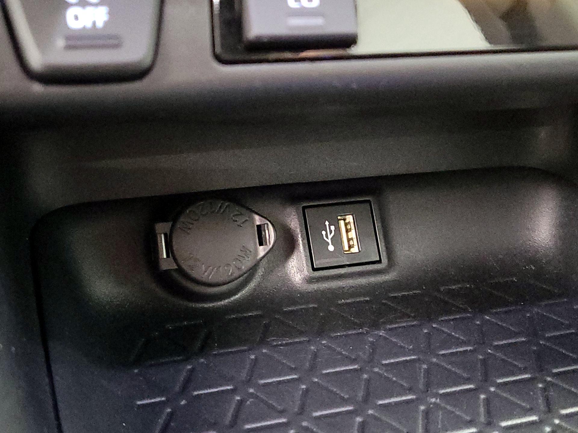 Thumbnail: 2025 Toyota RAV4 - 18