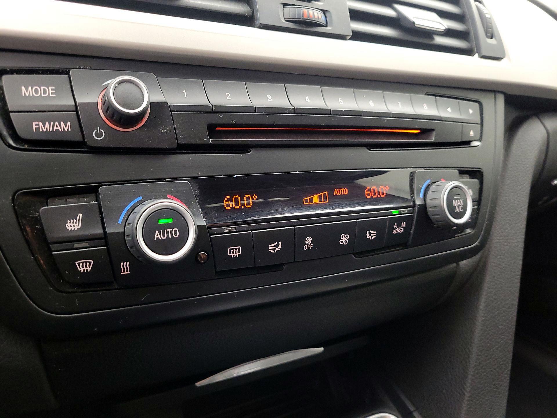 Thumbnail: 2015 BMW 3 Series - 17