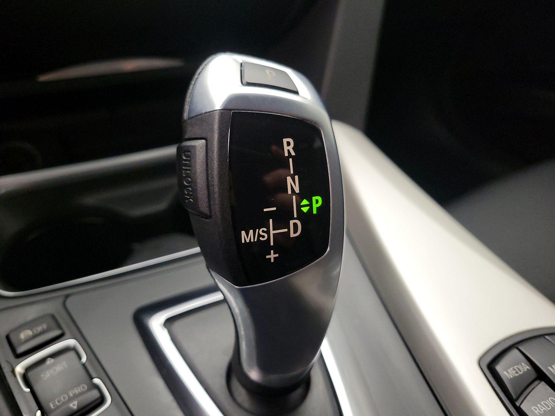 Thumbnail: 2015 BMW 3 Series - 18