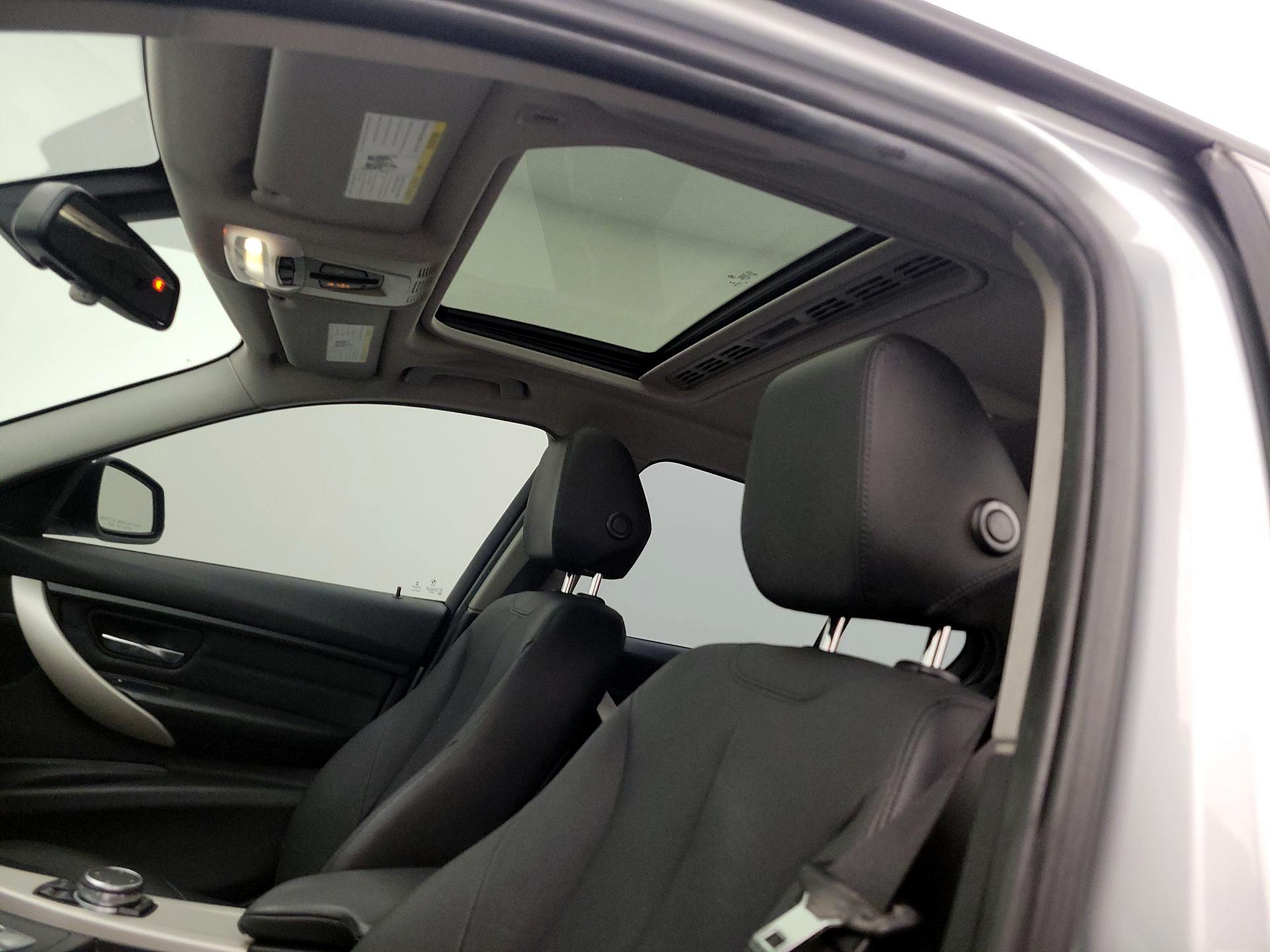 Thumbnail: 2015 BMW 3 Series - 20