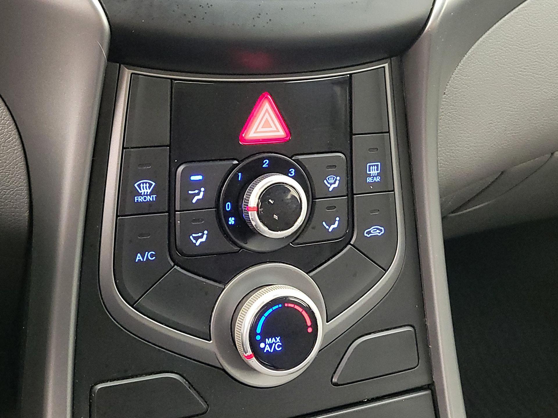 Thumbnail: 2016 Hyundai Elantra - 16