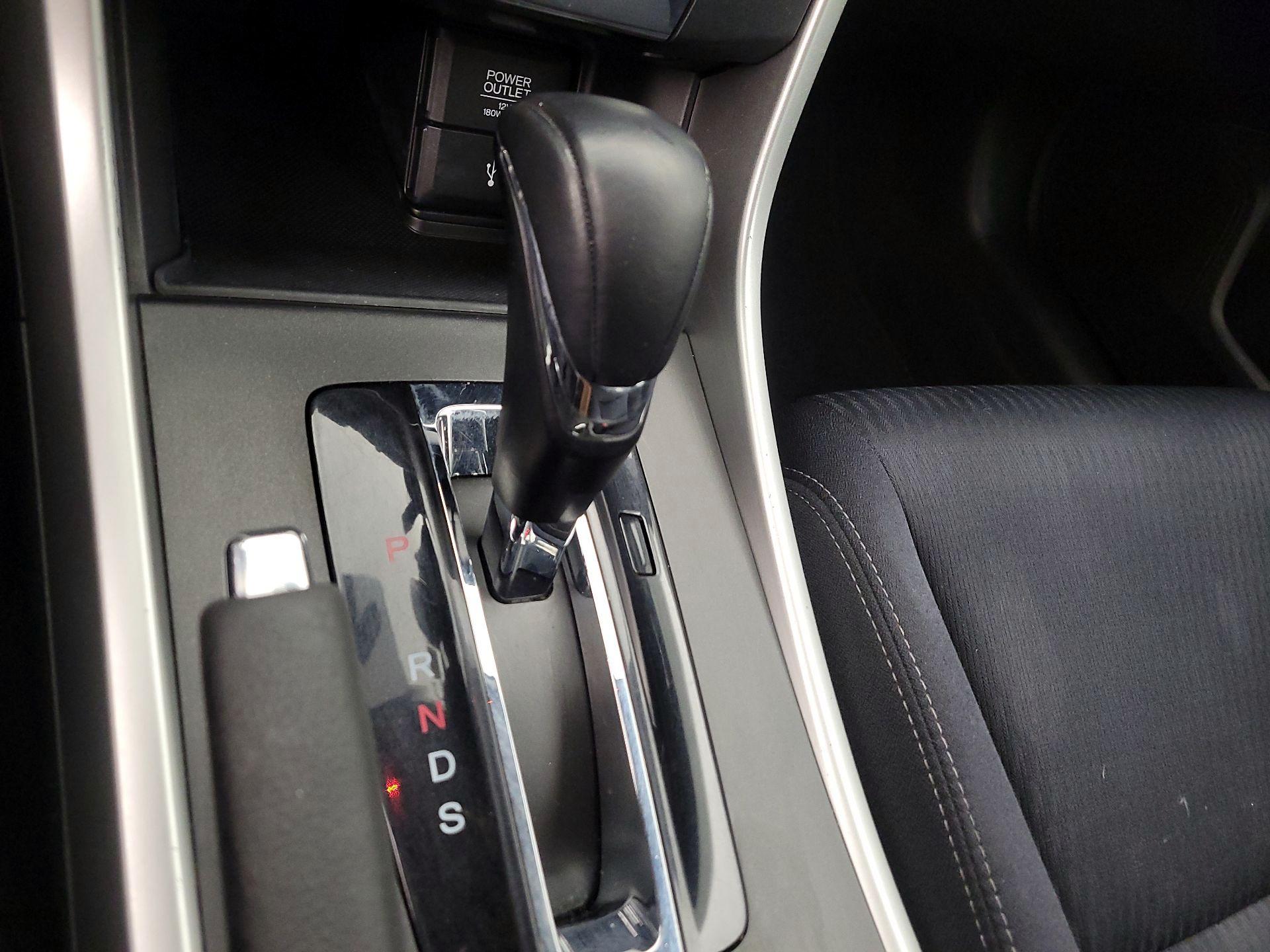 Thumbnail: 2015 Honda Accord - 17