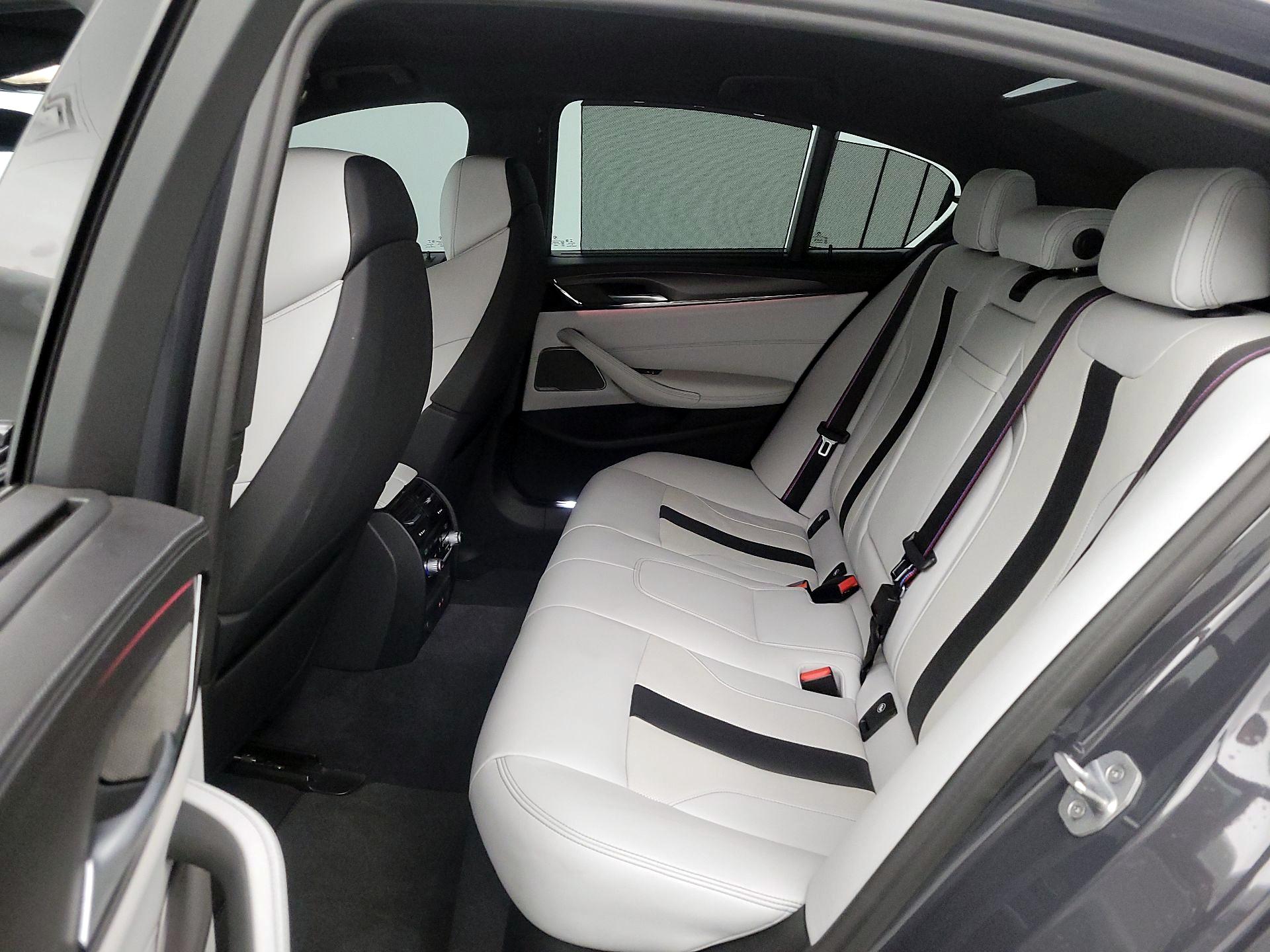 Thumbnail: 2021 BMW M5 - 20