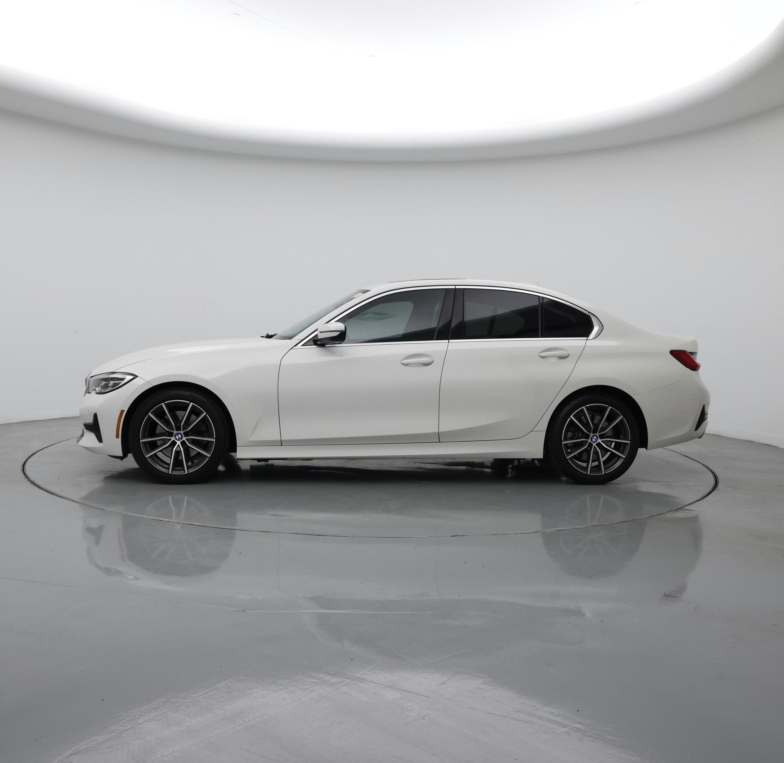Thumbnail: 2021 BMW 3 Series - 3