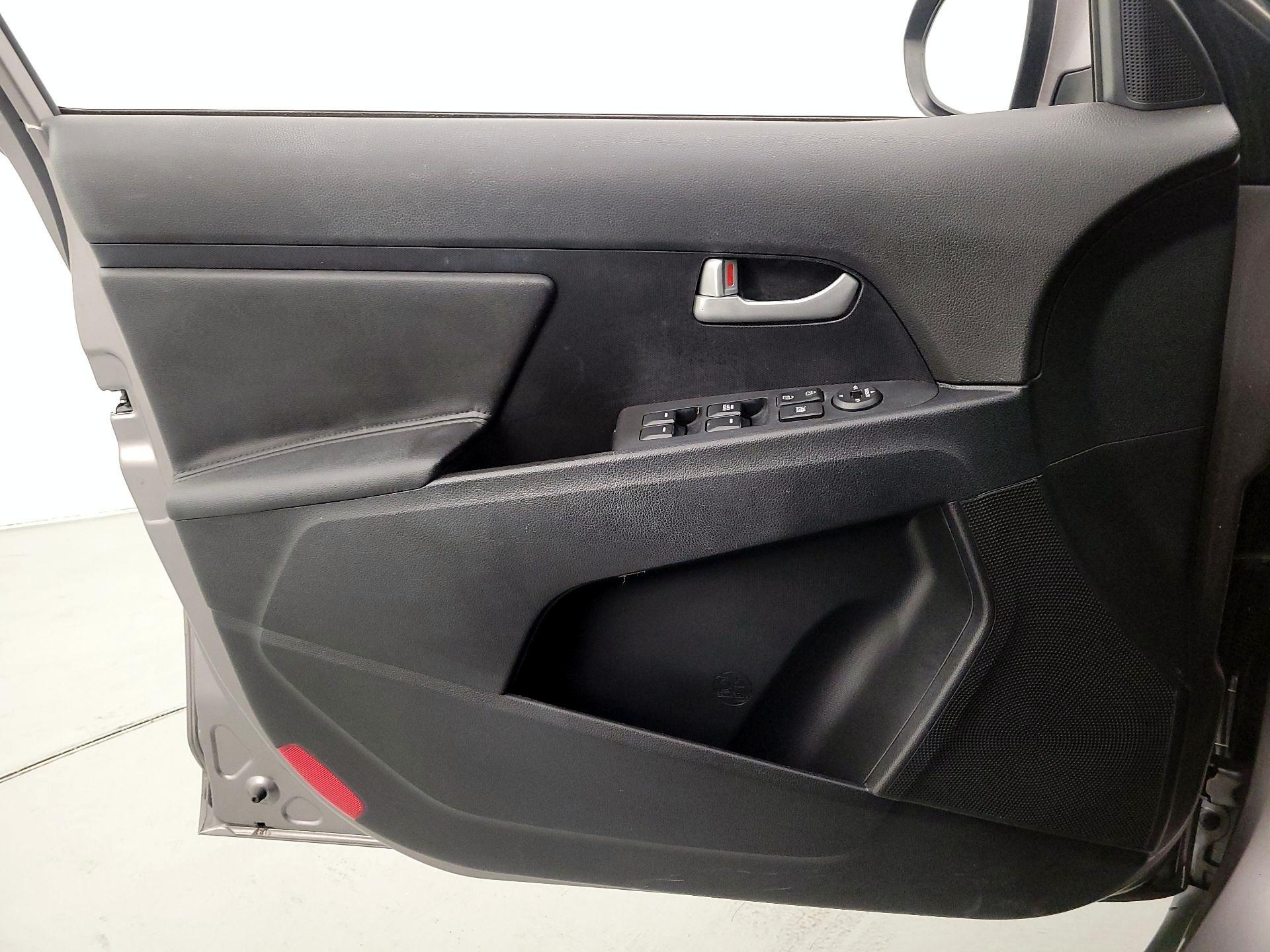 Thumbnail: 2014 Kia Sportage - 12