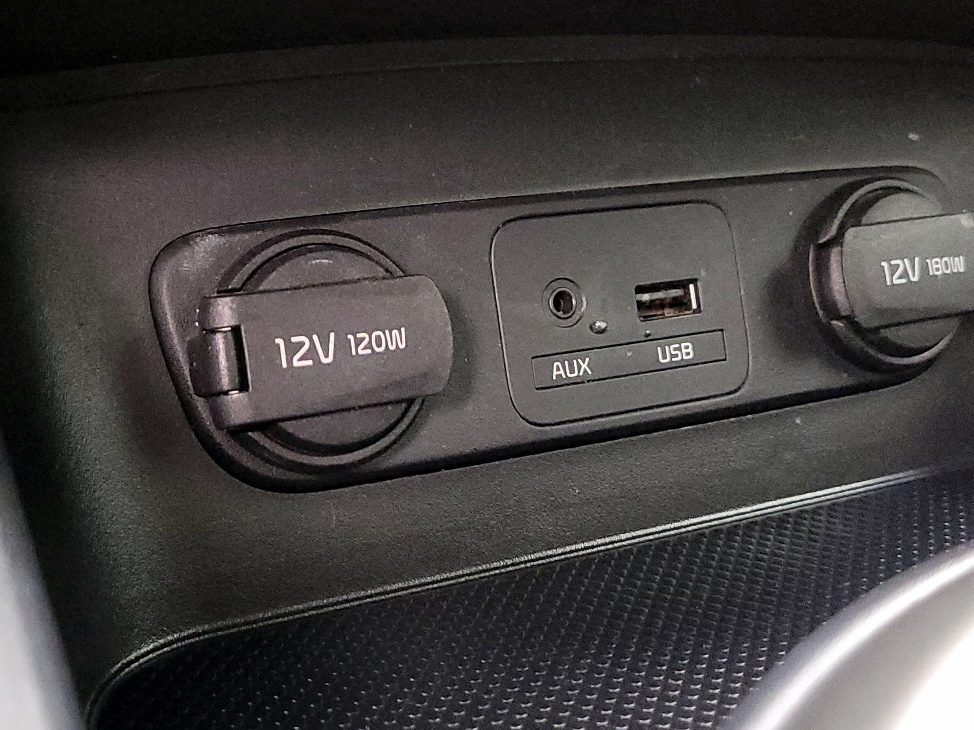 Thumbnail: 2014 Kia Sportage - 17