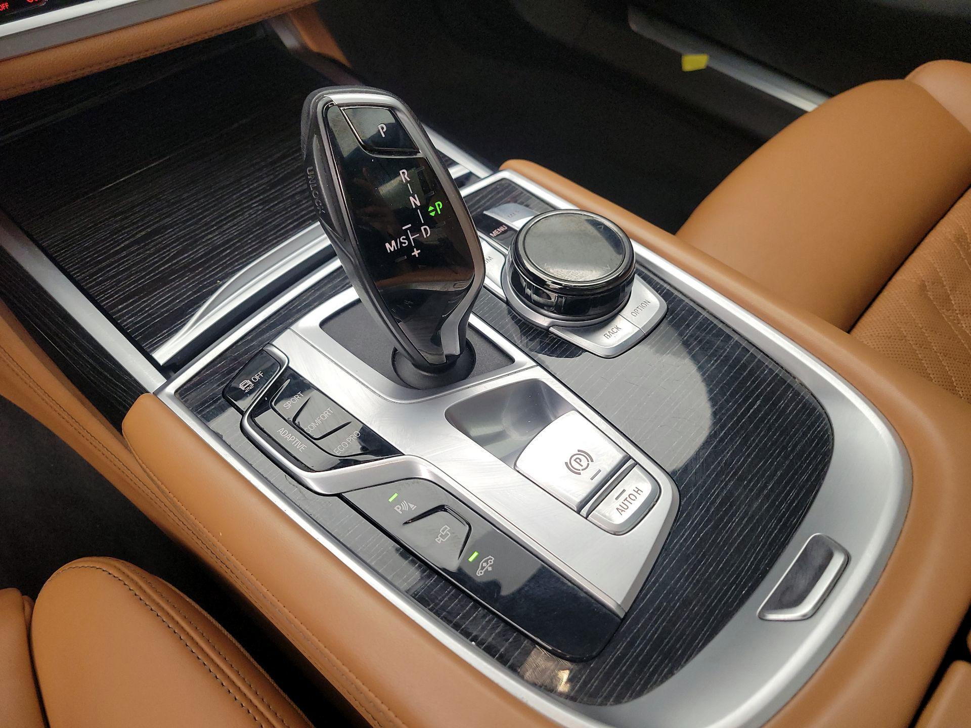 Thumbnail: 2021 BMW 7 Series - 18