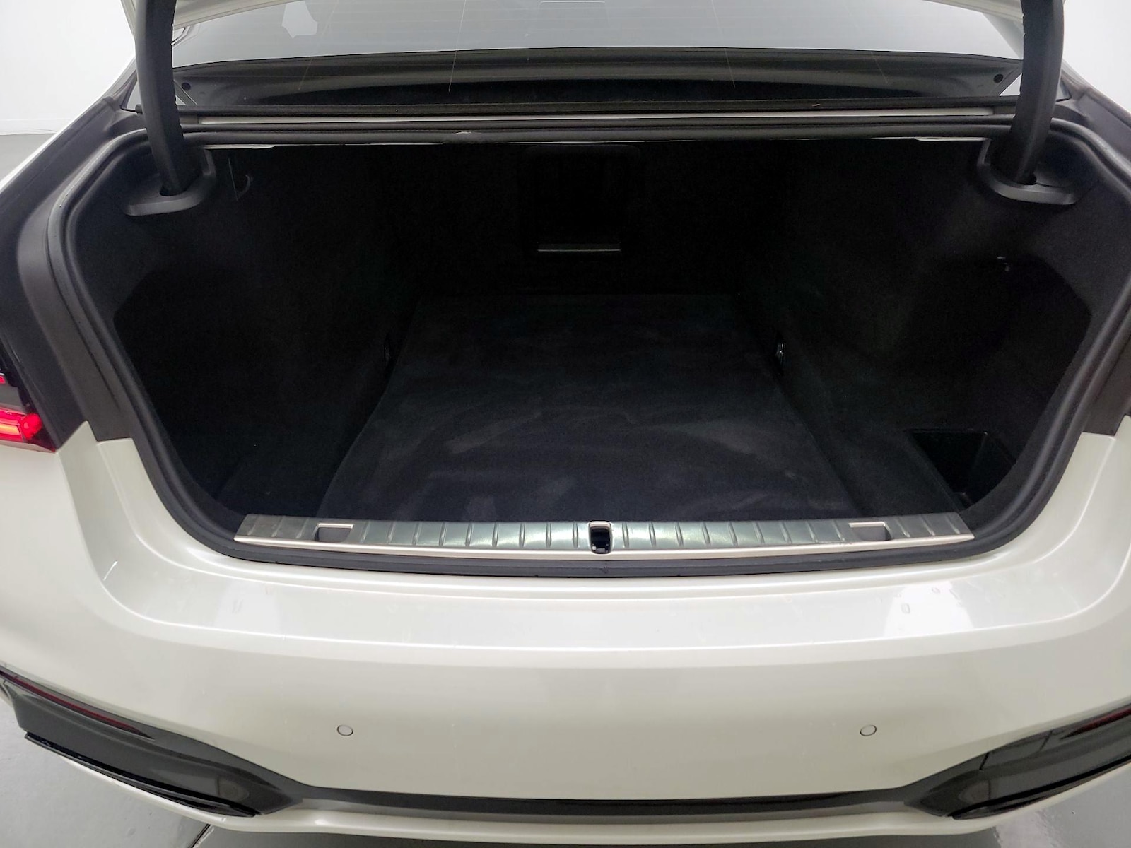 2021 BMW 7 Series 750i - Photo 23