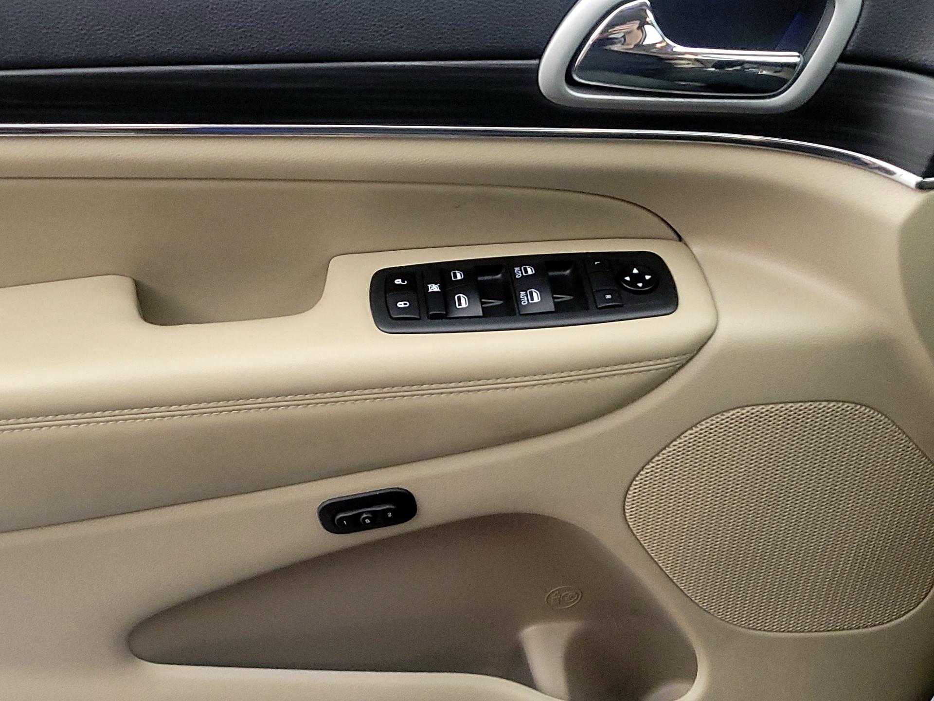 Thumbnail: 2021 Jeep Grand Cherokee - 12