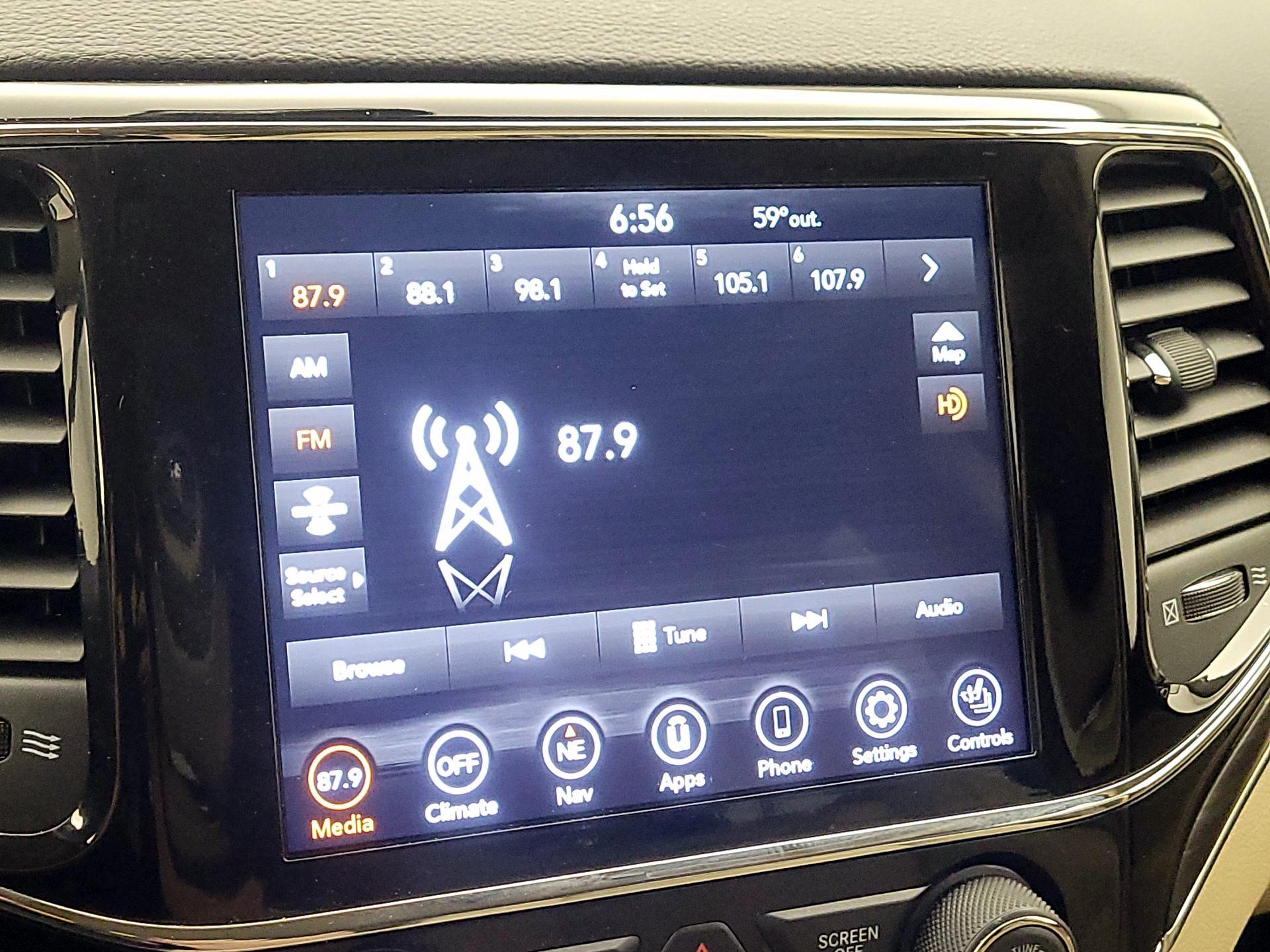 Thumbnail: 2021 Jeep Grand Cherokee - 15