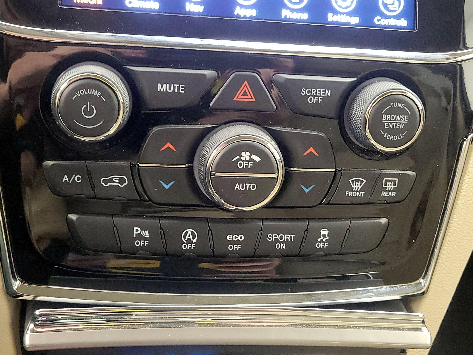 Thumbnail: 2021 Jeep Grand Cherokee - 16