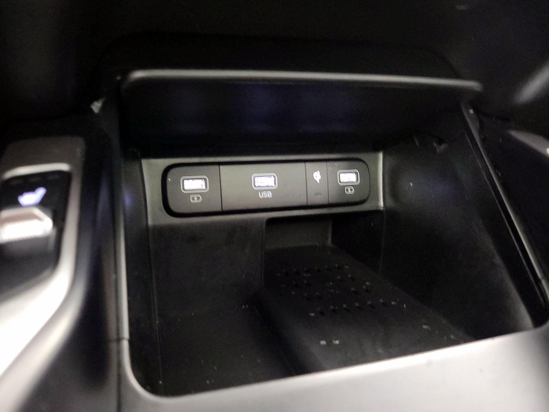 Thumbnail: 2021 Kia Sorento - 18