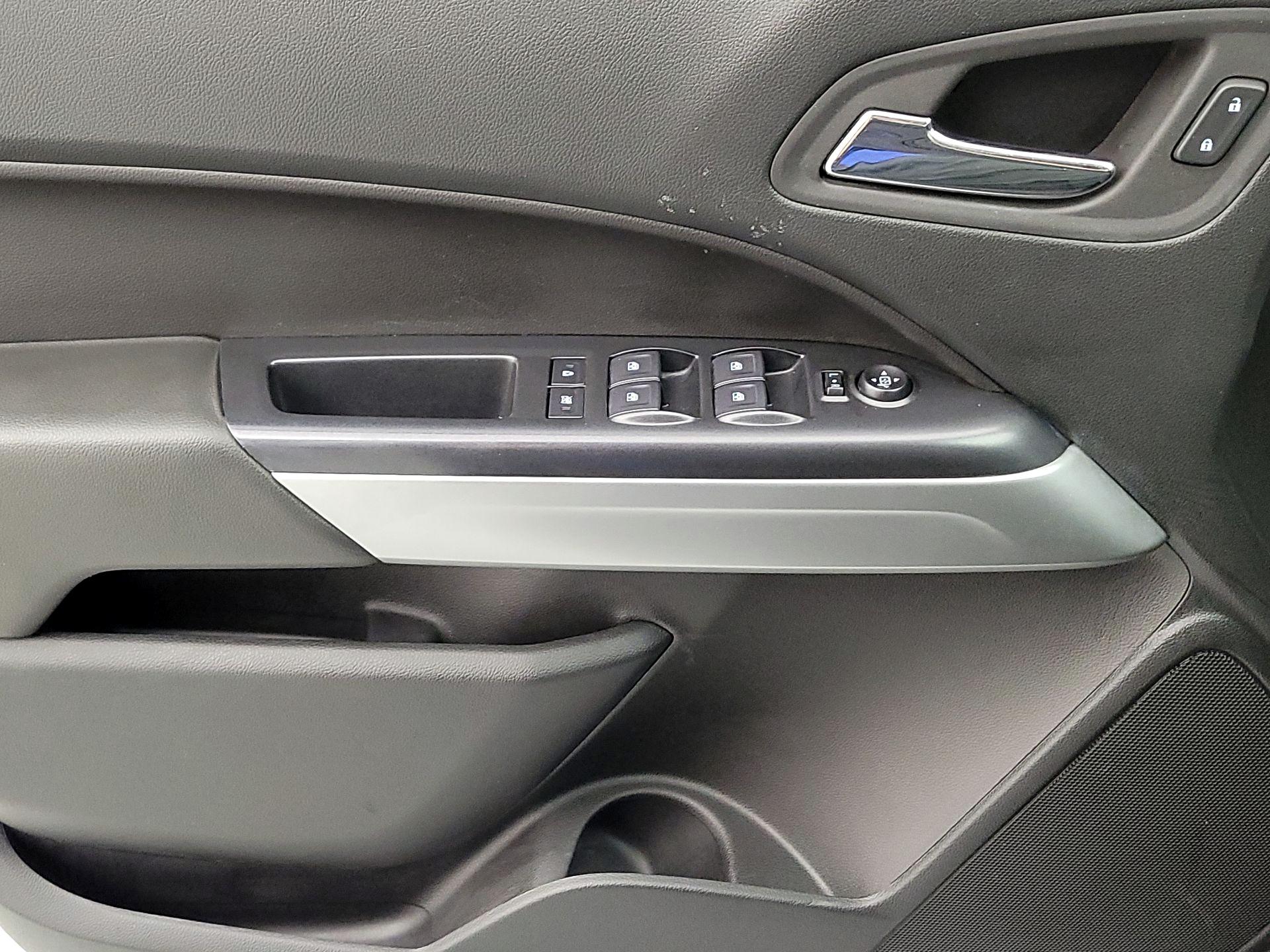 Thumbnail: 2022 Chevrolet Colorado - 12