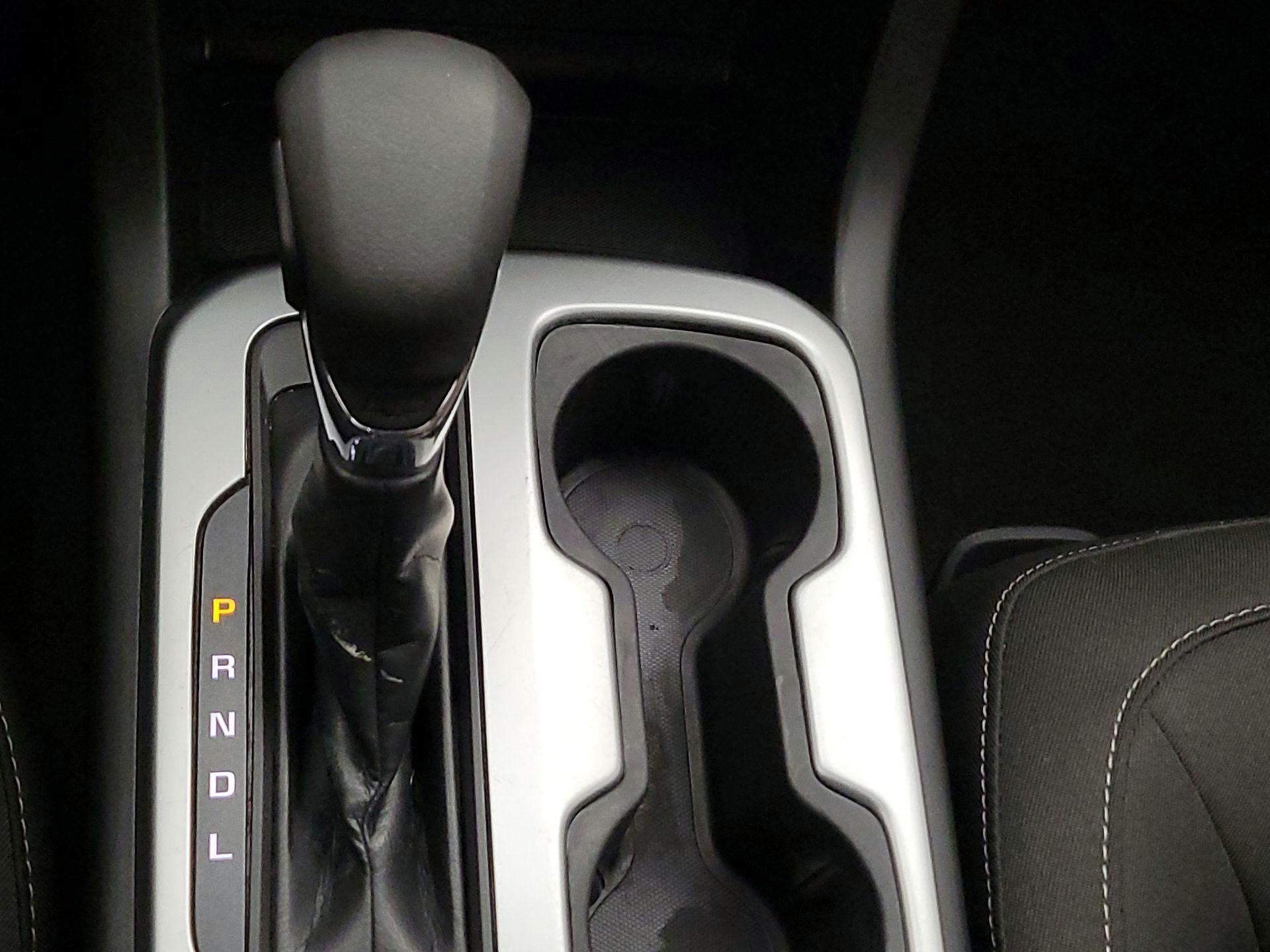 Thumbnail: 2022 Chevrolet Colorado - 17