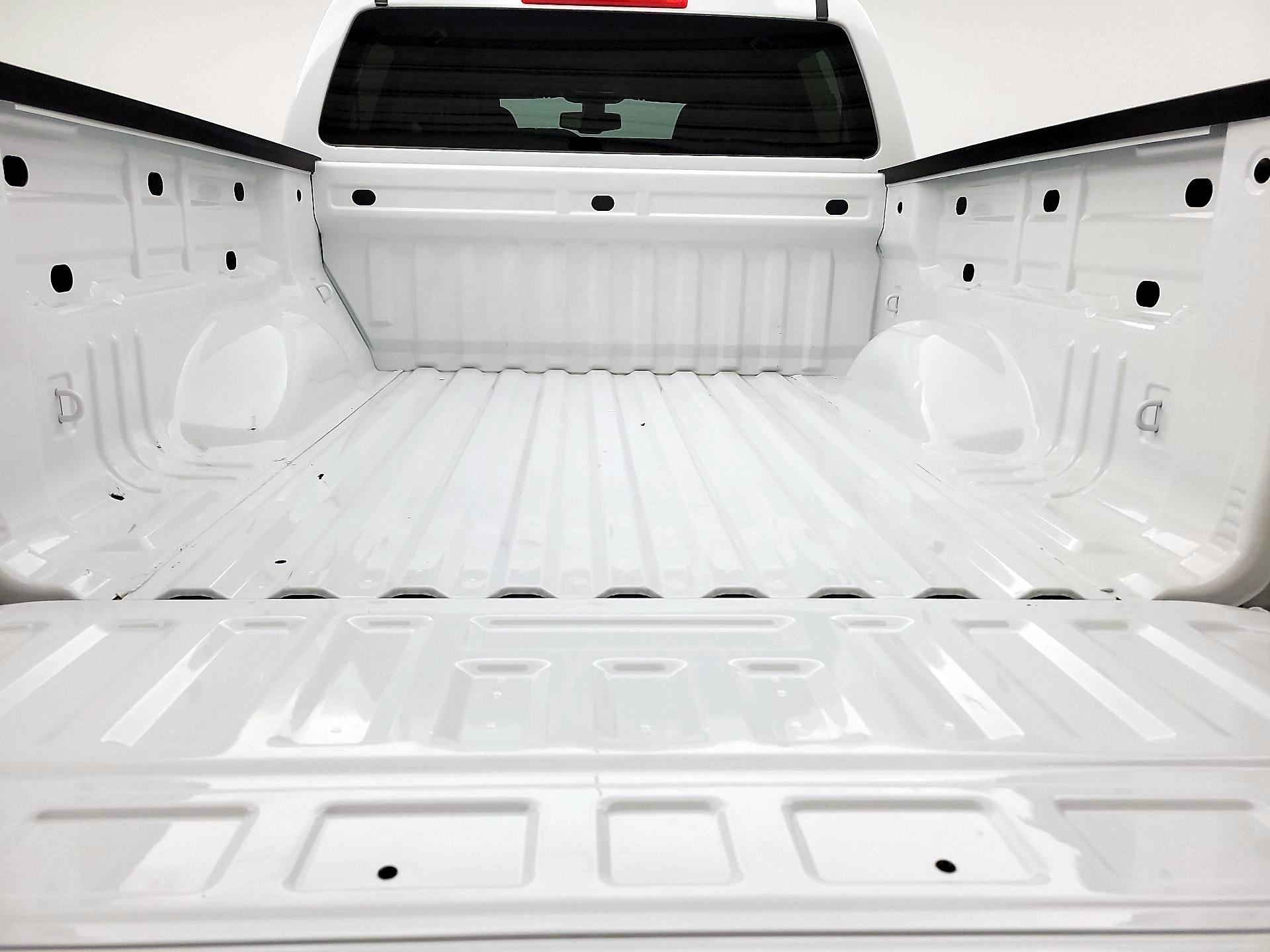 Thumbnail: 2022 Chevrolet Colorado - 20