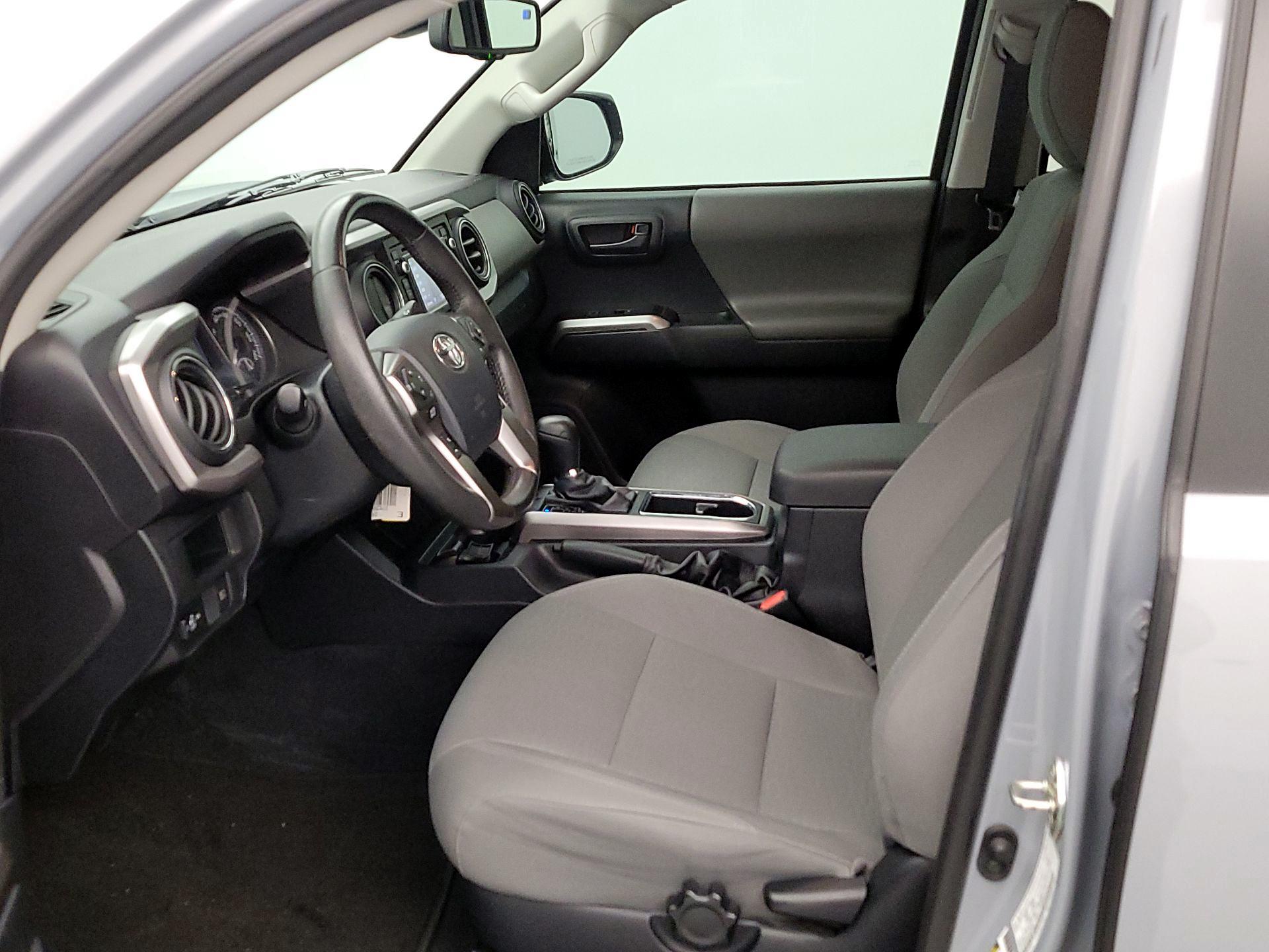 Thumbnail: 2019 Toyota Tacoma - 11