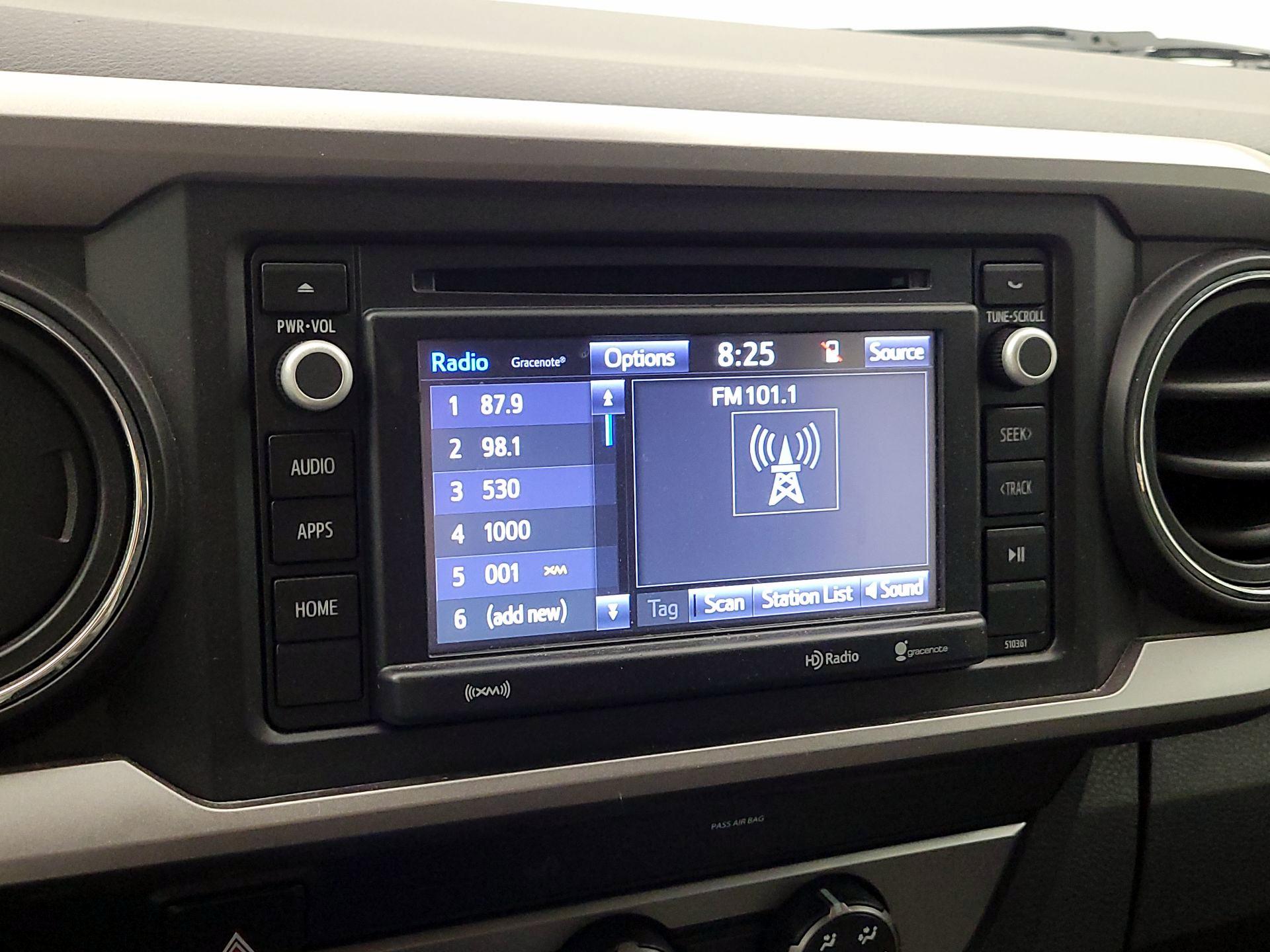 Thumbnail: 2019 Toyota Tacoma - 15