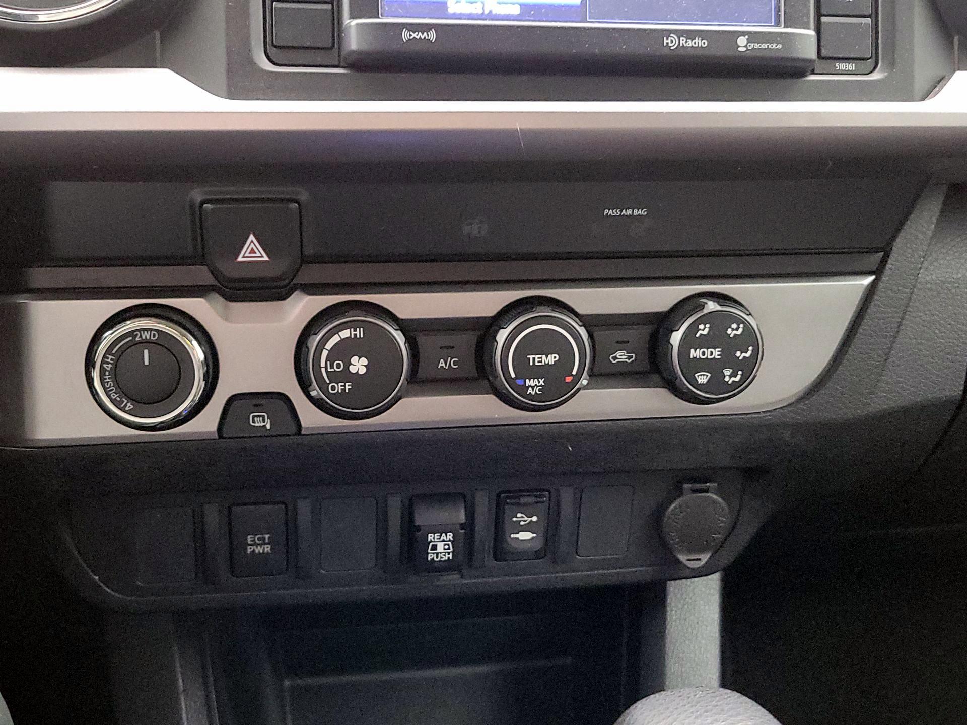 Thumbnail: 2019 Toyota Tacoma - 16