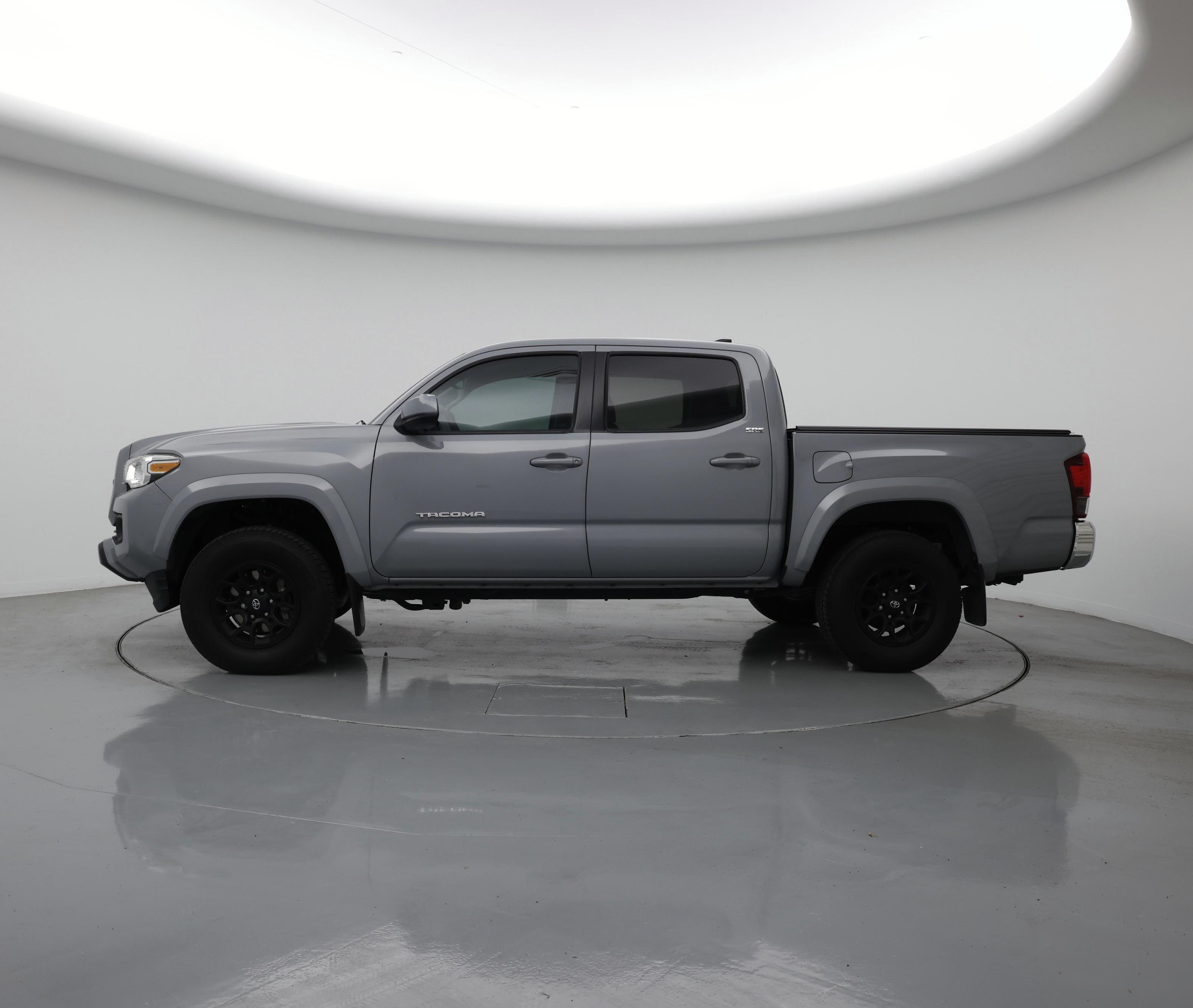 Thumbnail: 2019 Toyota Tacoma - 3