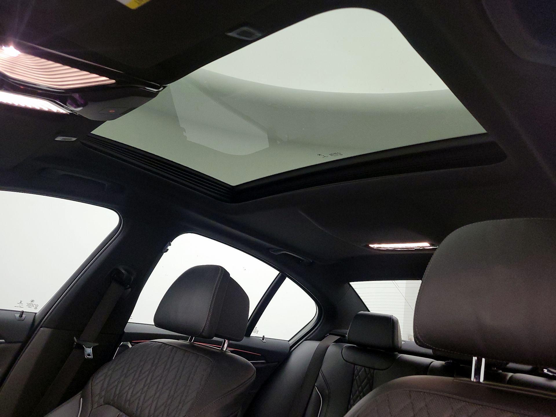 Thumbnail: 2018 BMW 5 Series - 20