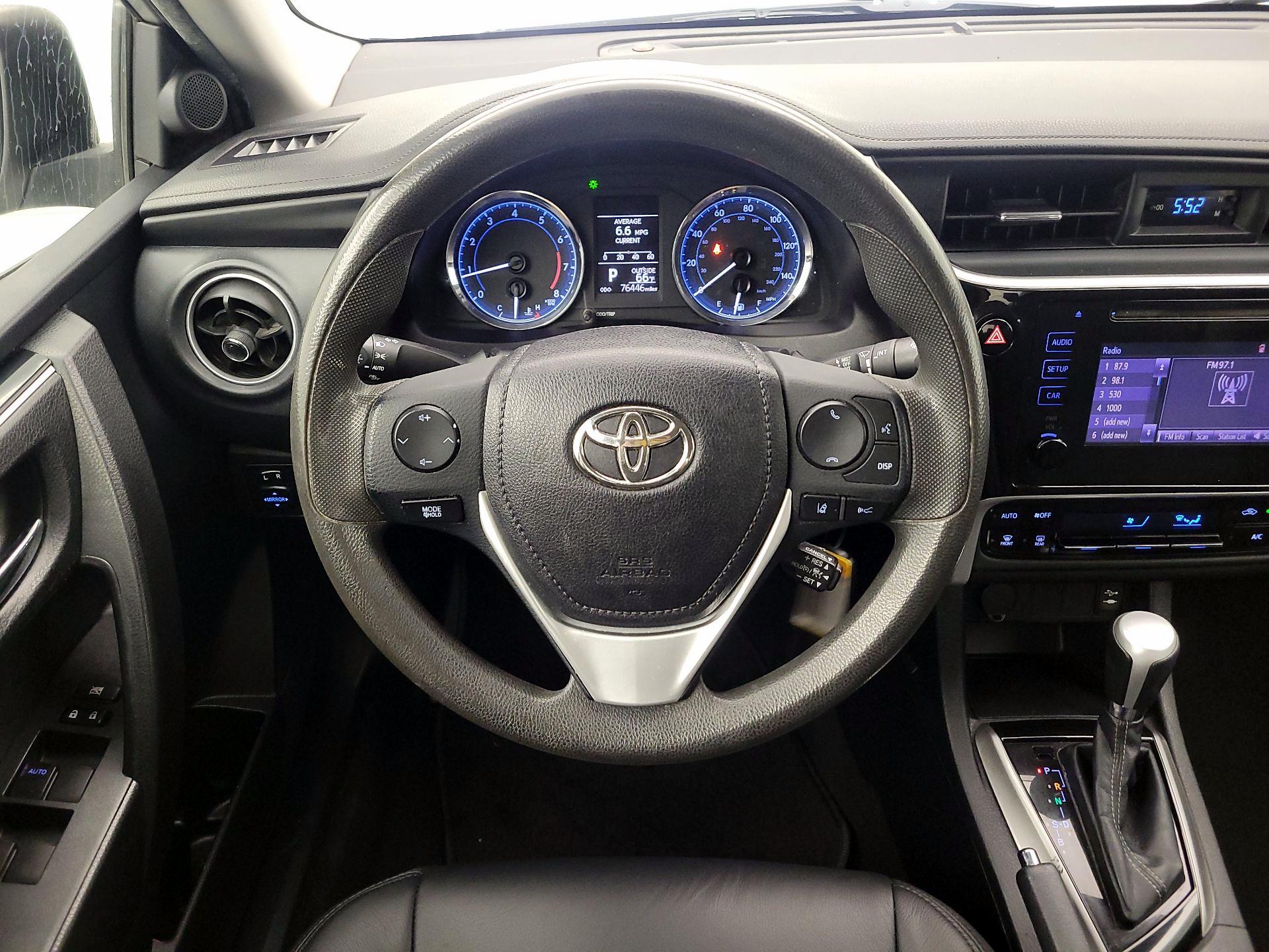 Thumbnail: 2018 Toyota Corolla - 10