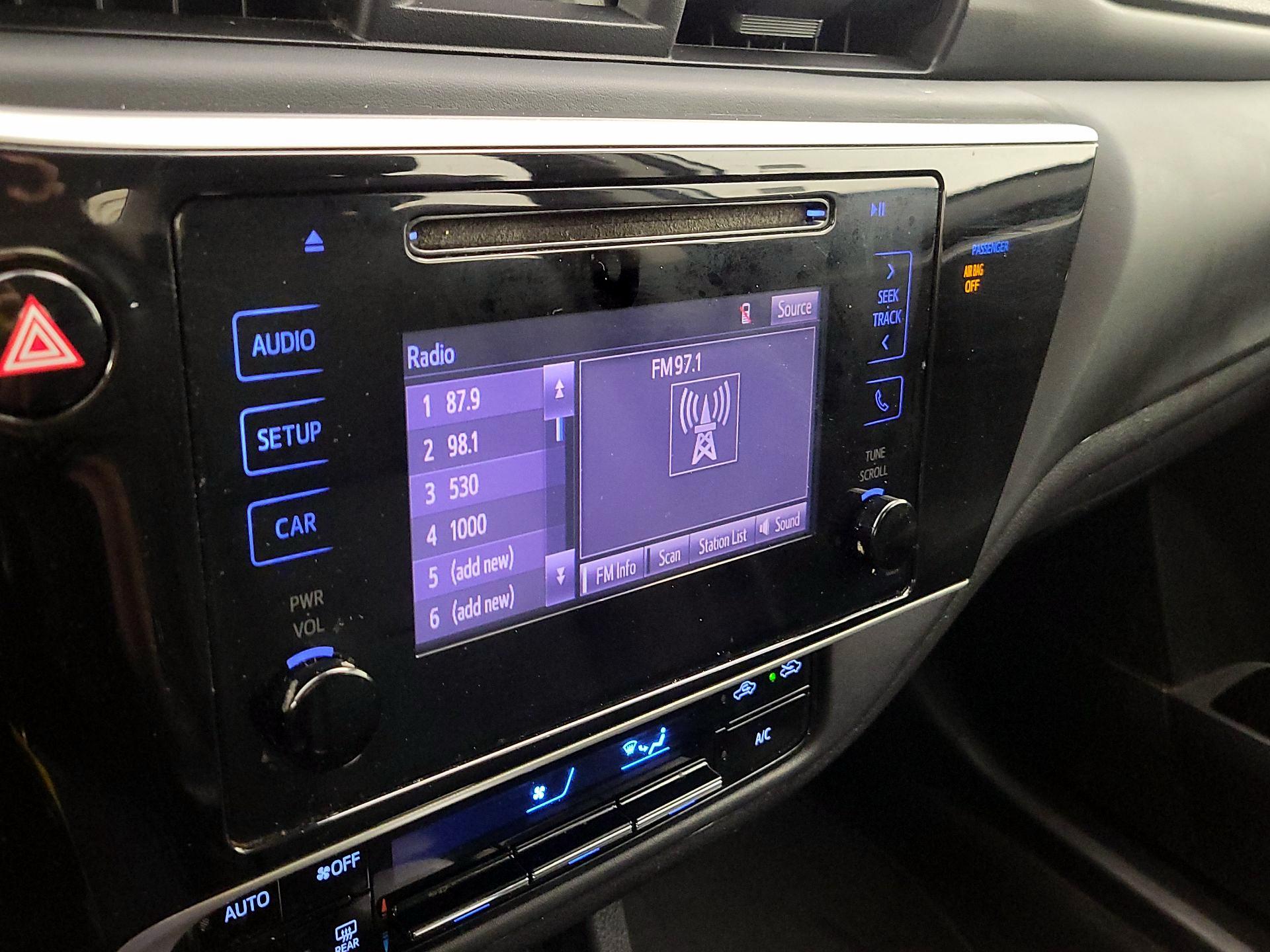 Thumbnail: 2018 Toyota Corolla - 15