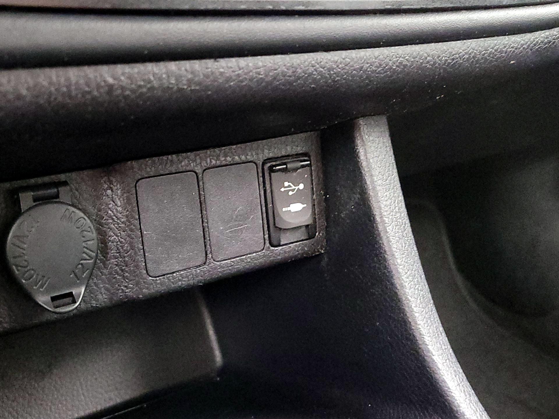 Thumbnail: 2018 Toyota Corolla - 18