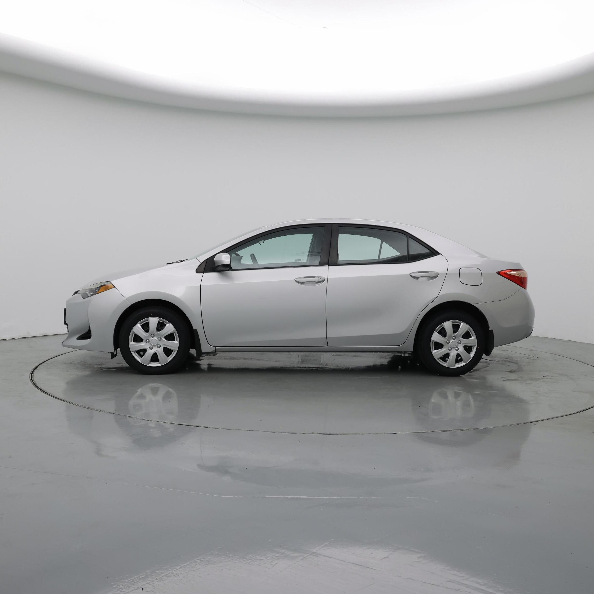 Thumbnail: 2018 Toyota Corolla - 3