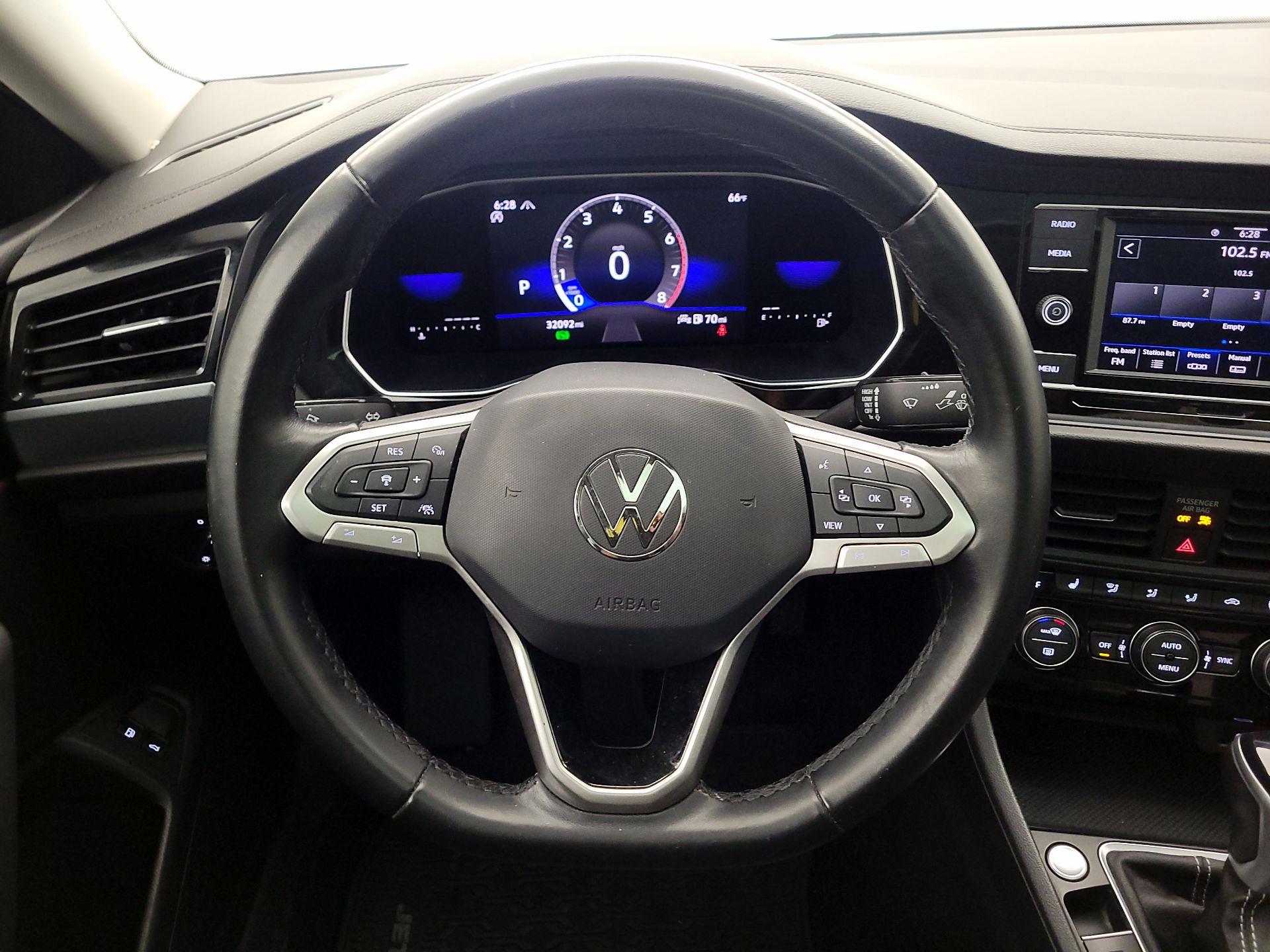 Thumbnail: 2022 Volkswagen Jetta - 10