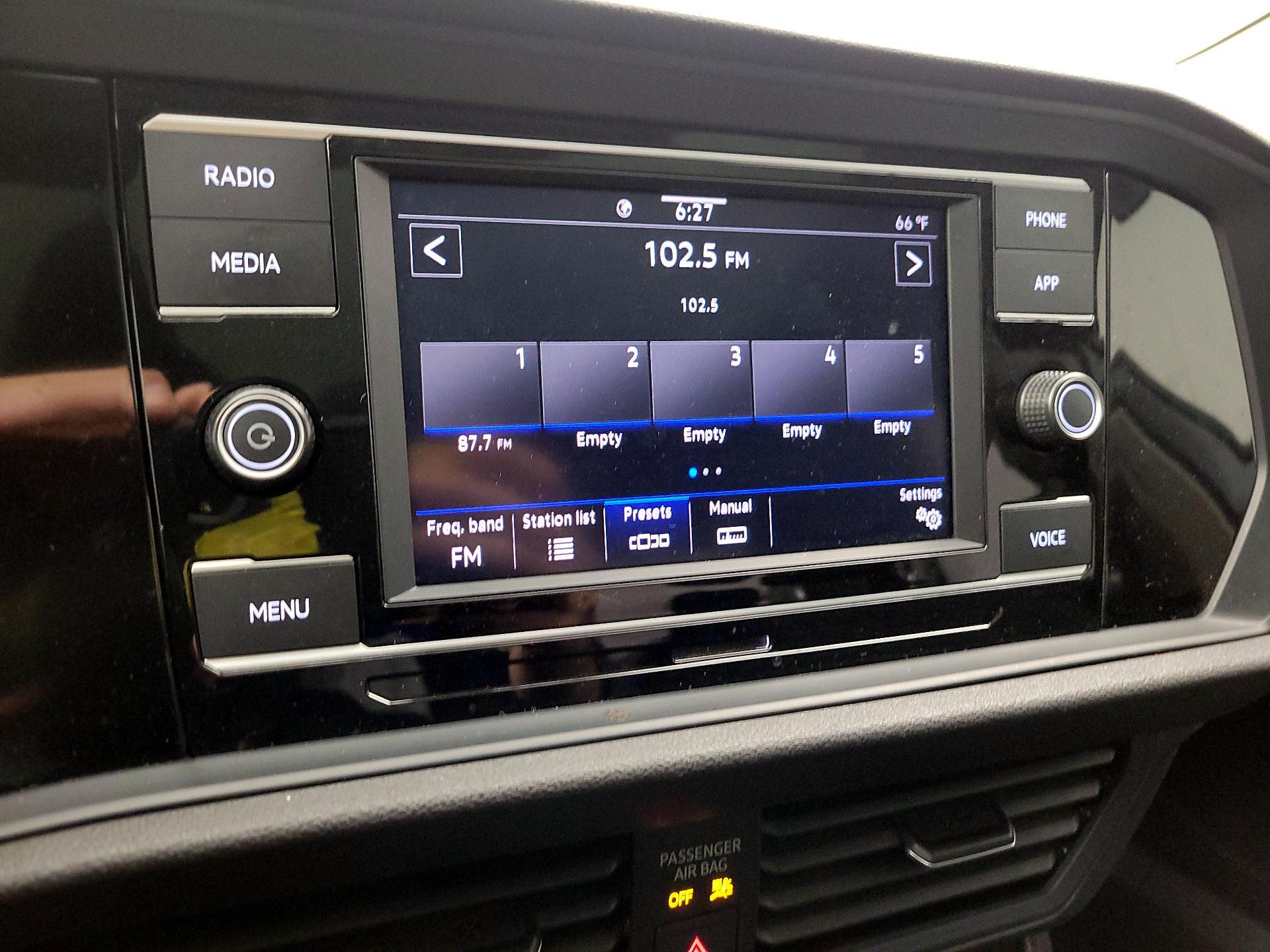 Thumbnail: 2022 Volkswagen Jetta - 15