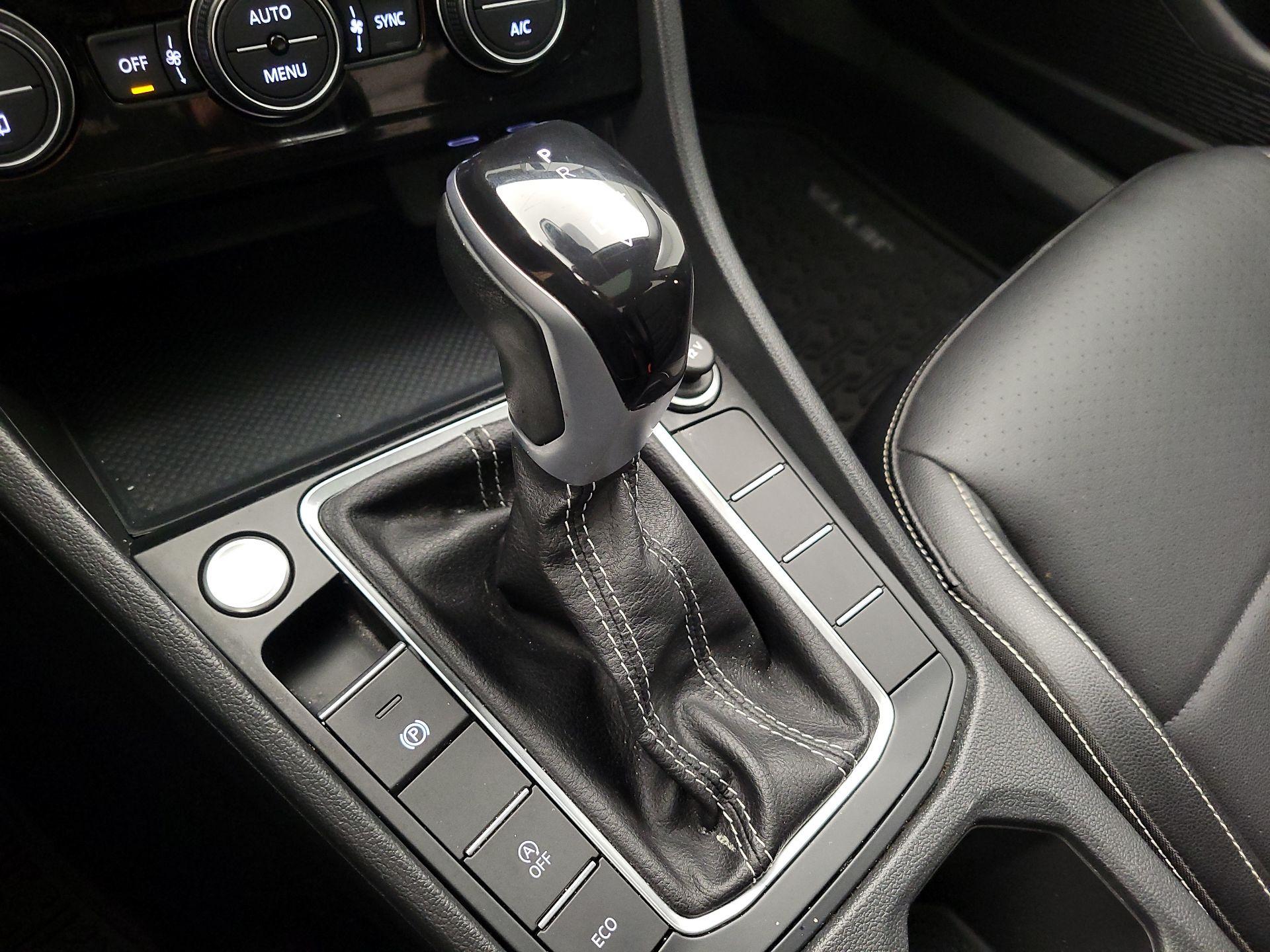 Thumbnail: 2022 Volkswagen Jetta - 17