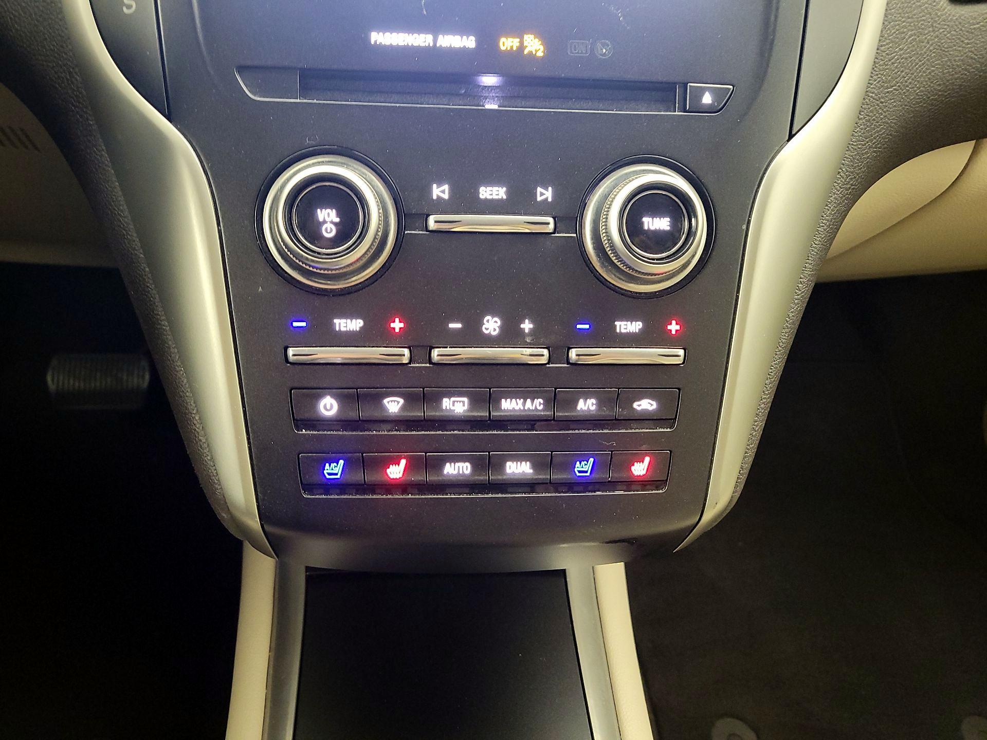 Thumbnail: 2019 Lincoln MKC - 17