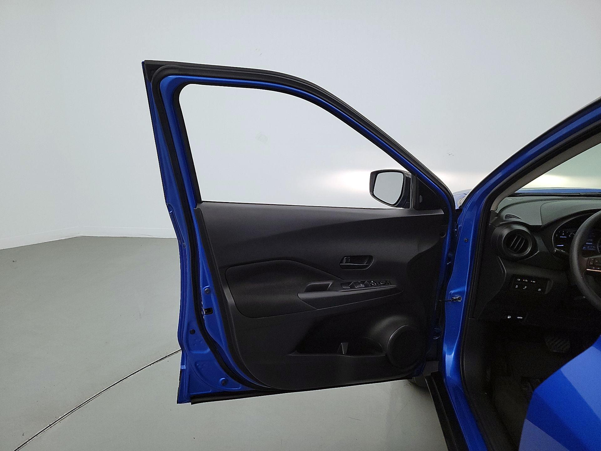 Thumbnail: 2021 Nissan Kicks - 12