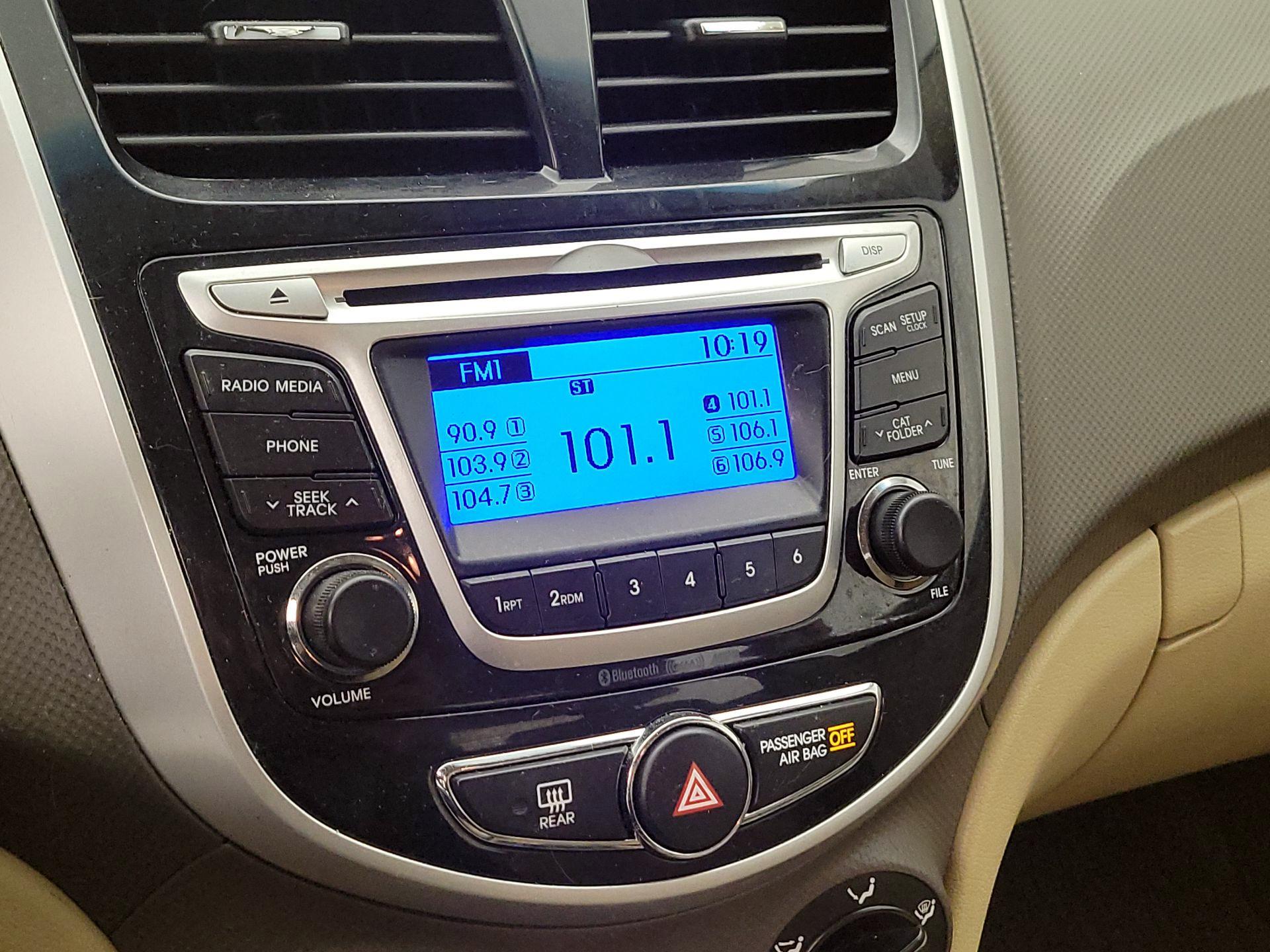 Thumbnail: 2014 Hyundai Accent - 14