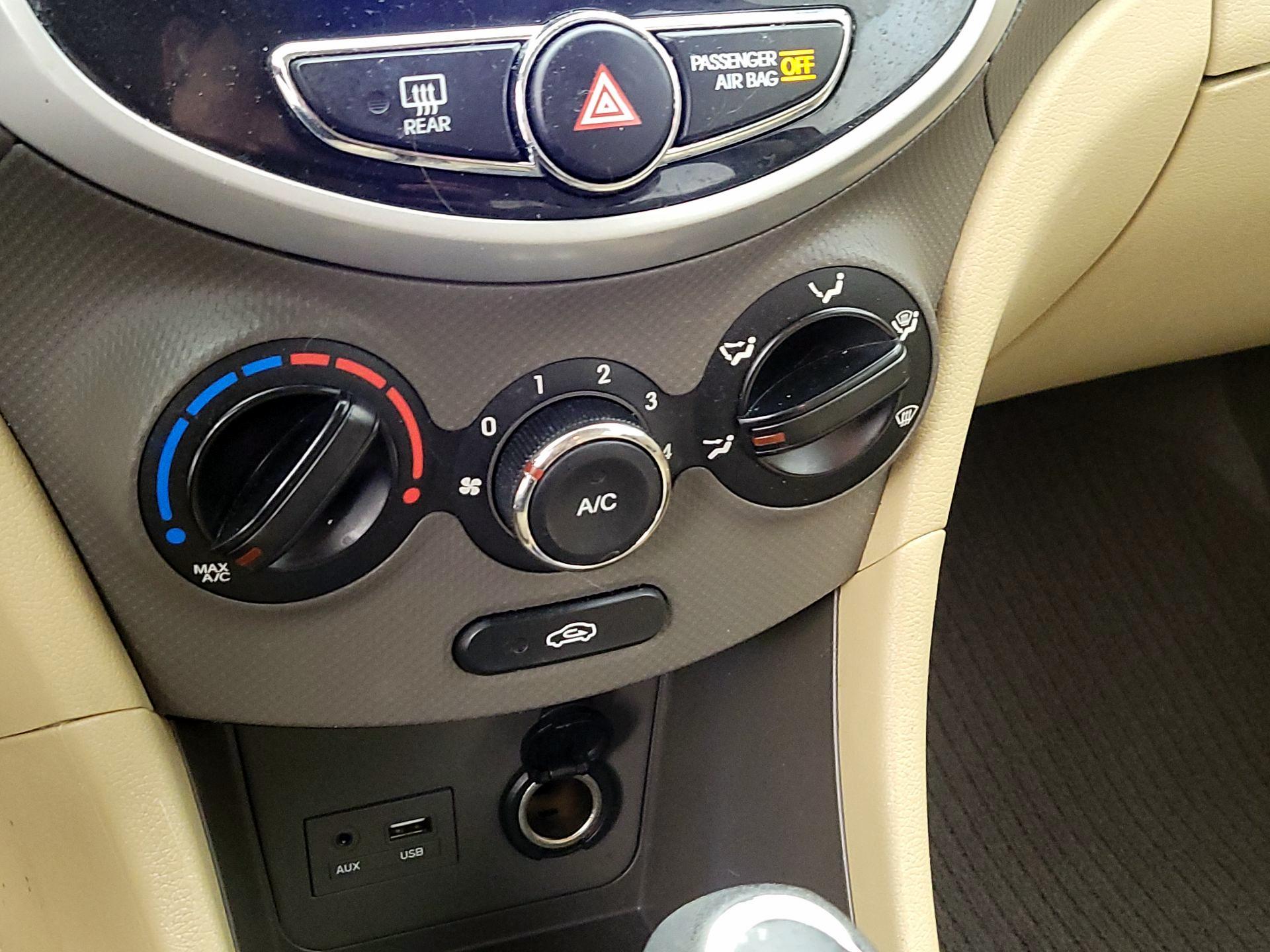 Thumbnail: 2014 Hyundai Accent - 15