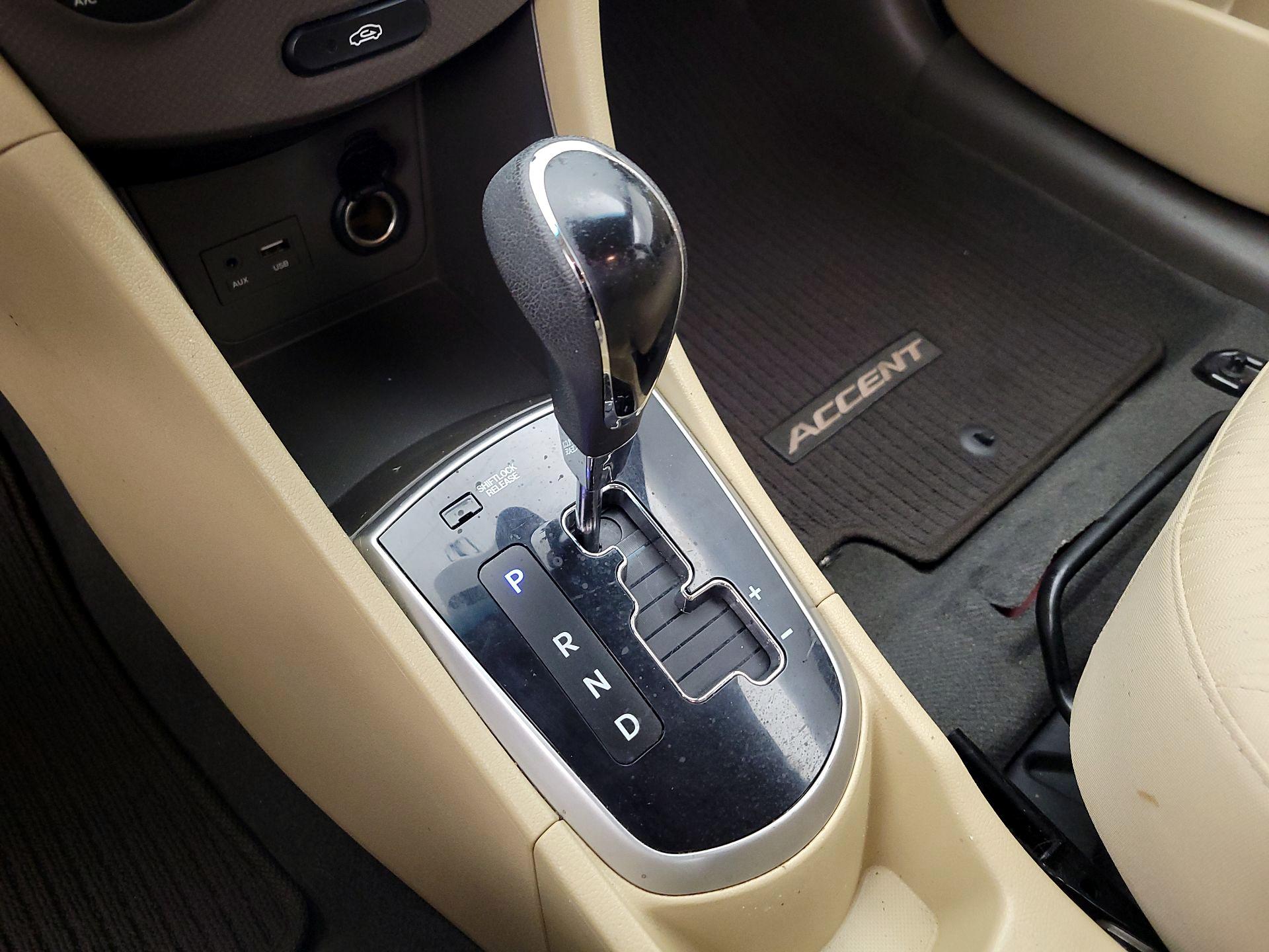 Thumbnail: 2014 Hyundai Accent - 16