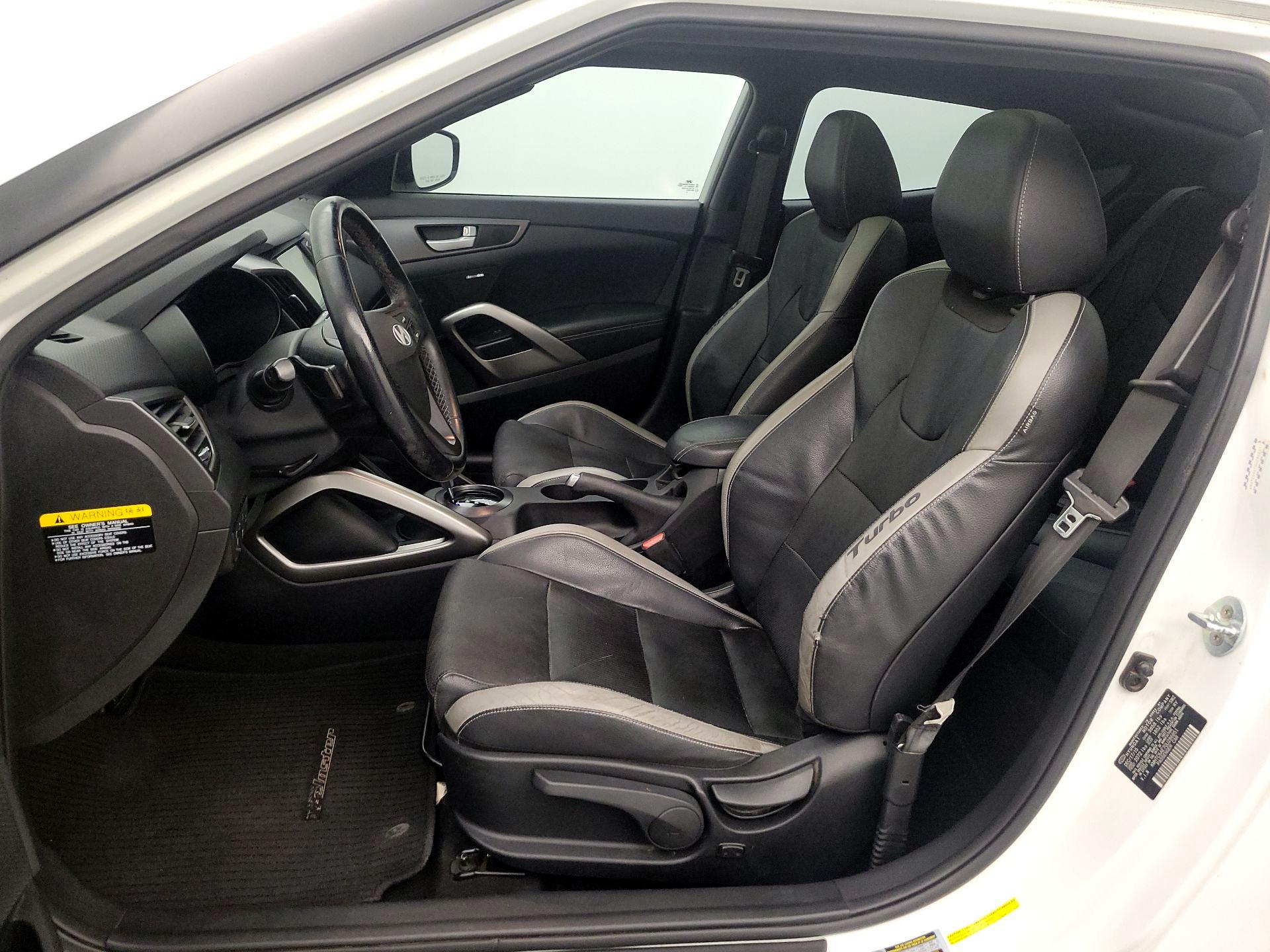 Thumbnail: 2016 Hyundai Veloster - 11