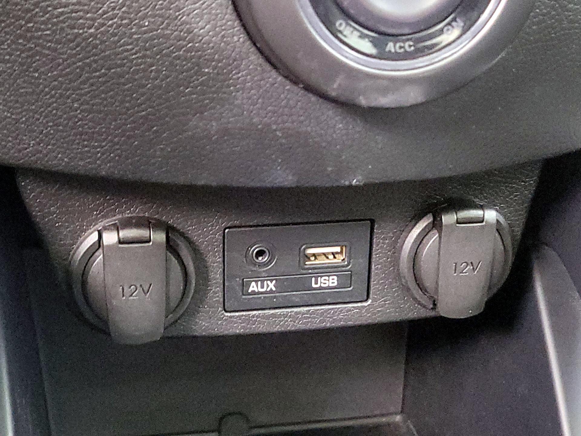 Thumbnail: 2016 Hyundai Veloster - 19