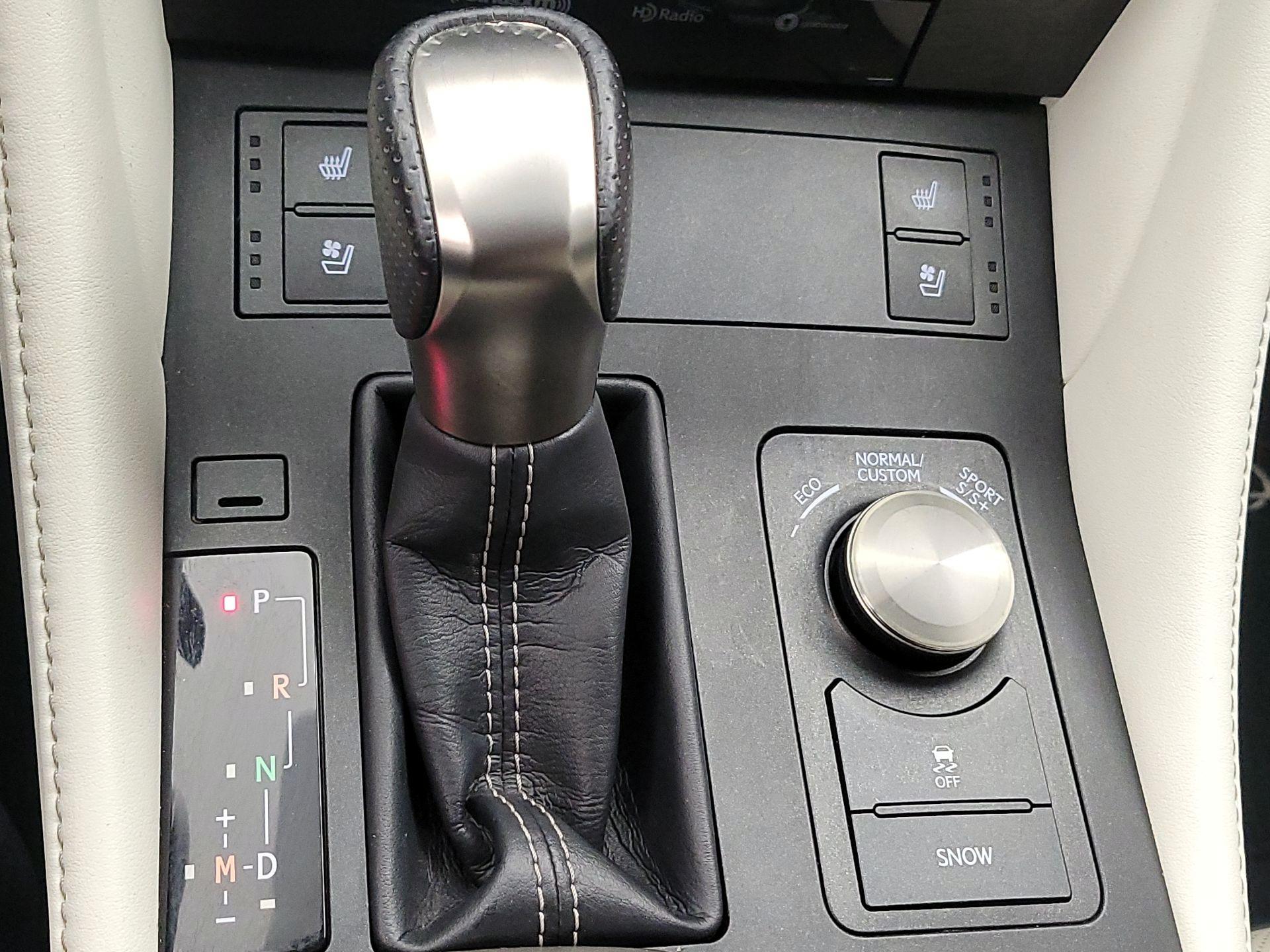 Thumbnail: 2019 Lexus RC - 17