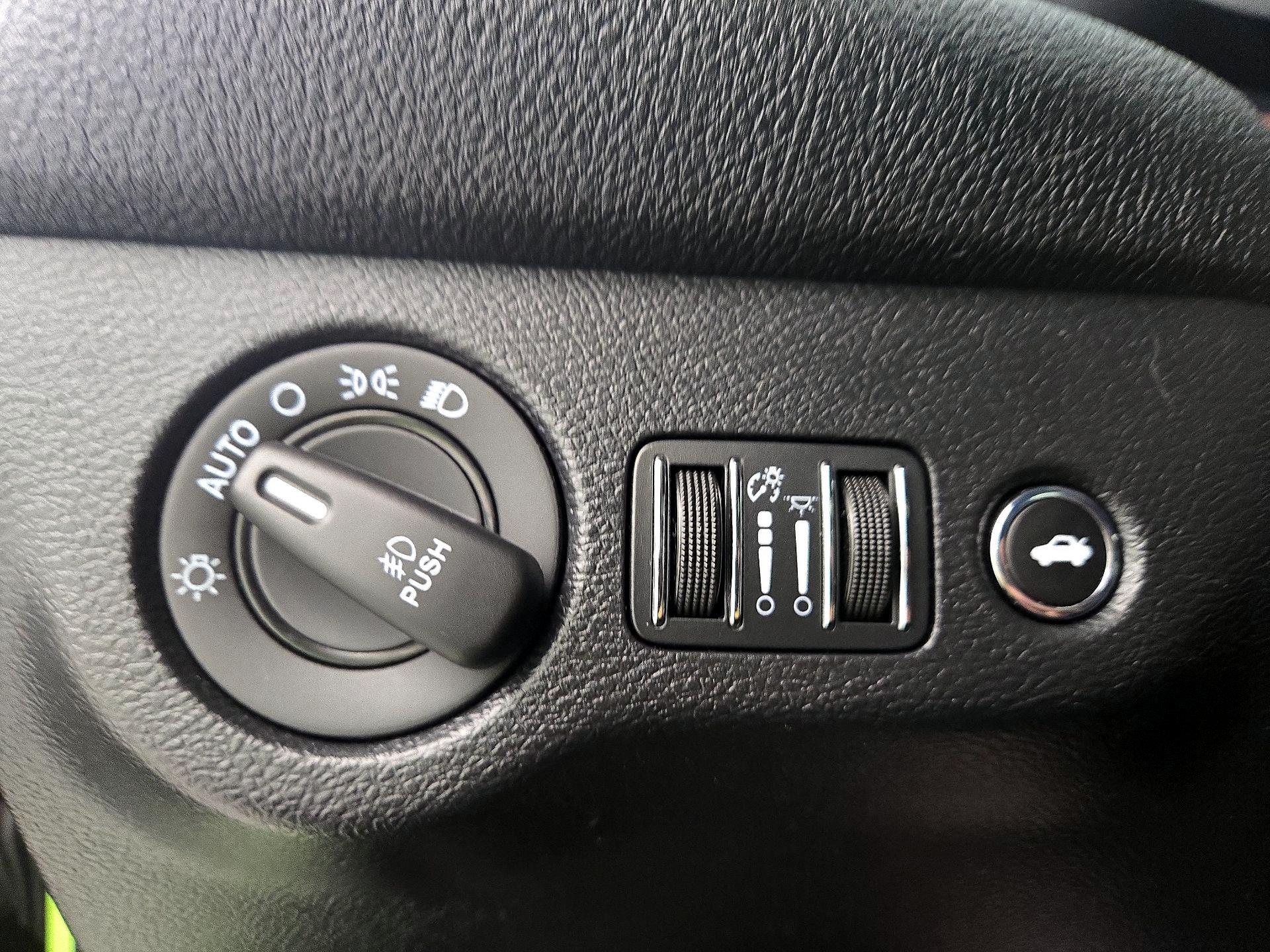 Thumbnail: 2015 Dodge Challenger - 13