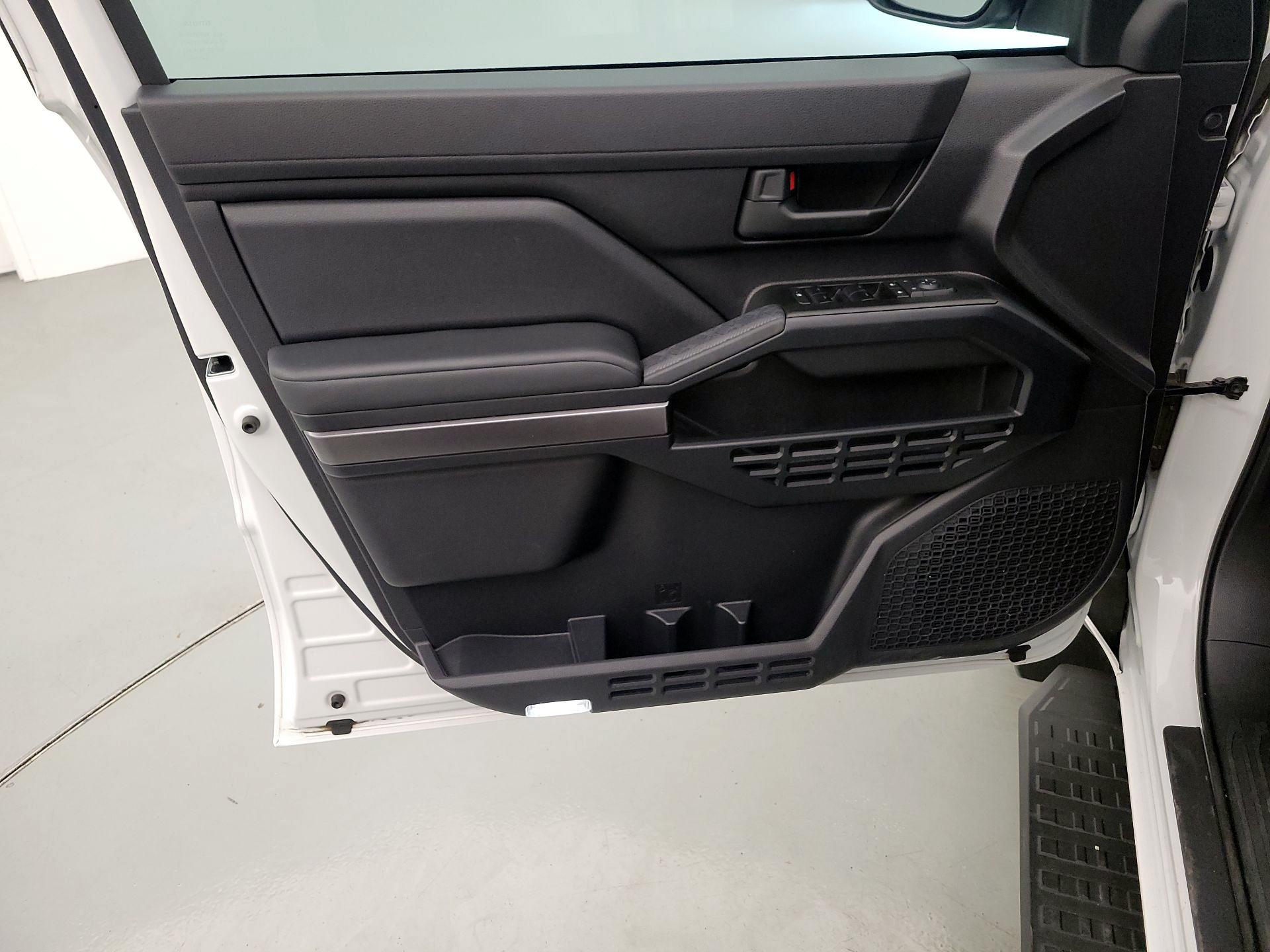 Thumbnail: 2025 Toyota 4Runner - 12