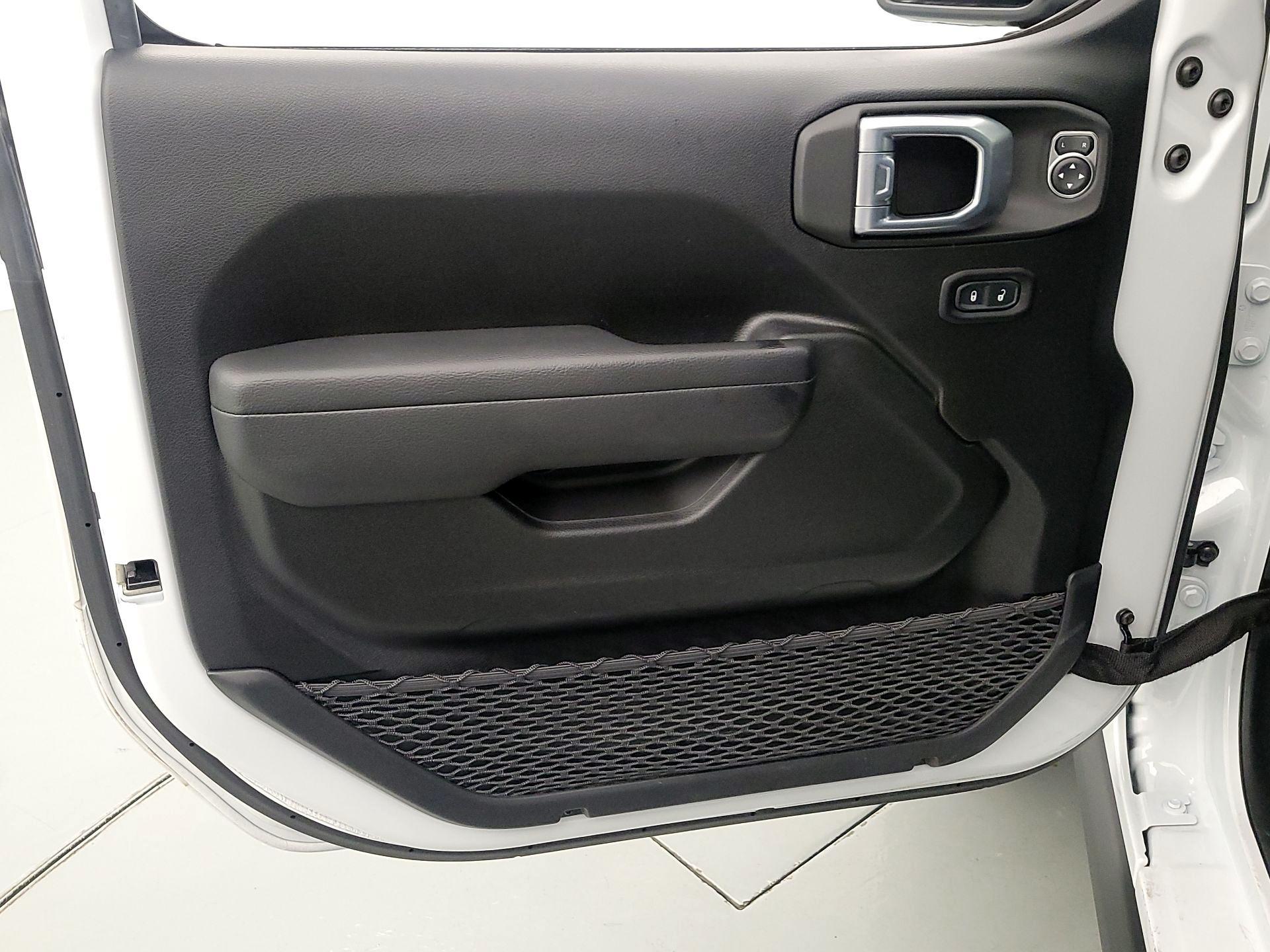 Thumbnail: 2022 Jeep Wrangler - 12