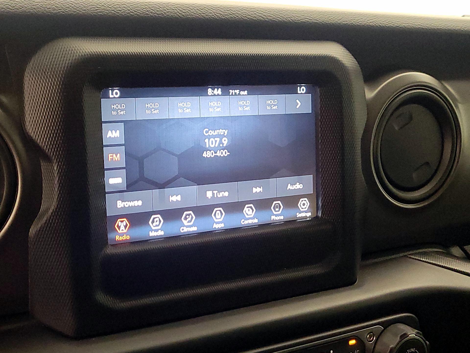 Thumbnail: 2022 Jeep Wrangler - 15