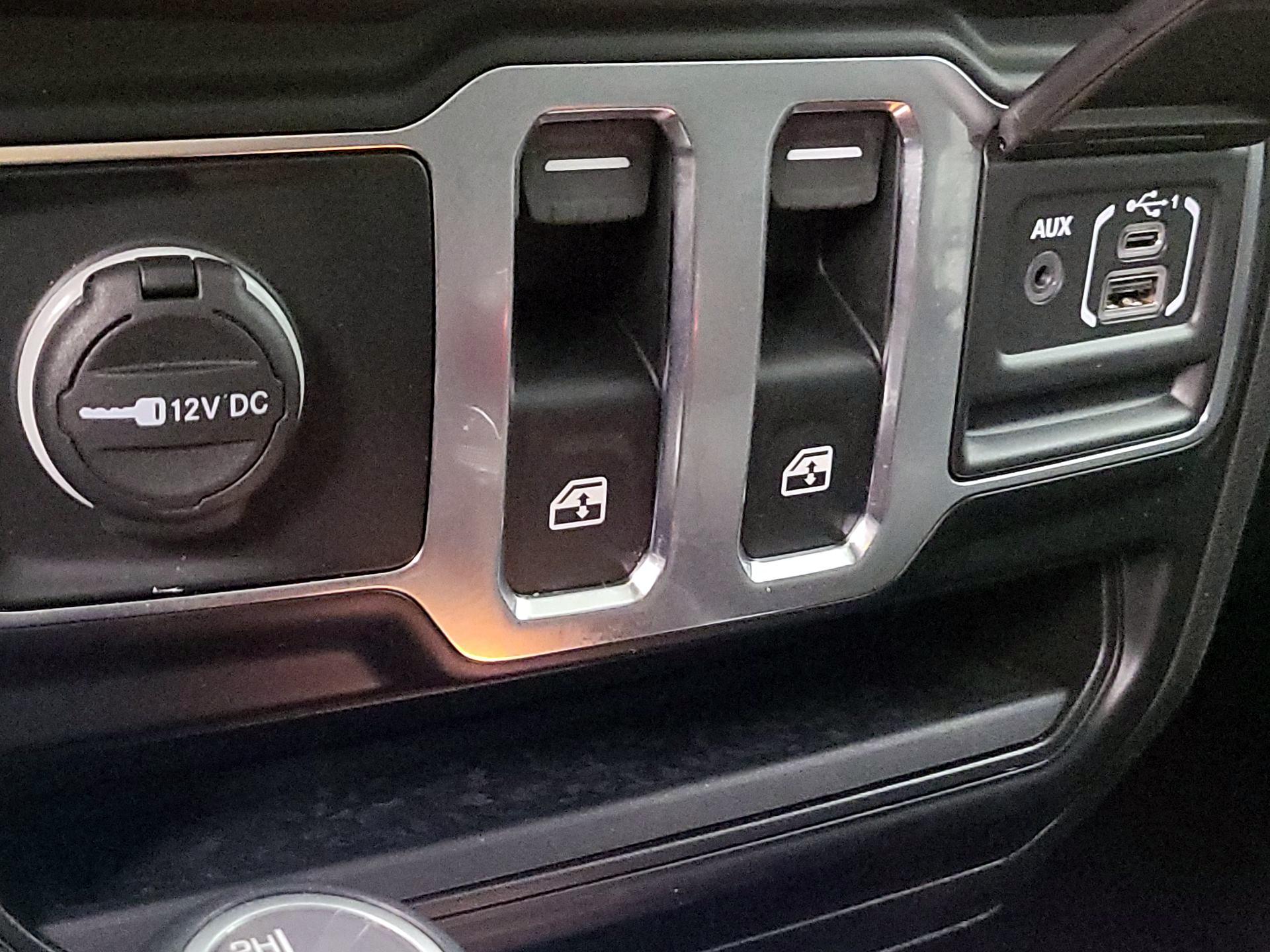 Thumbnail: 2022 Jeep Wrangler - 18