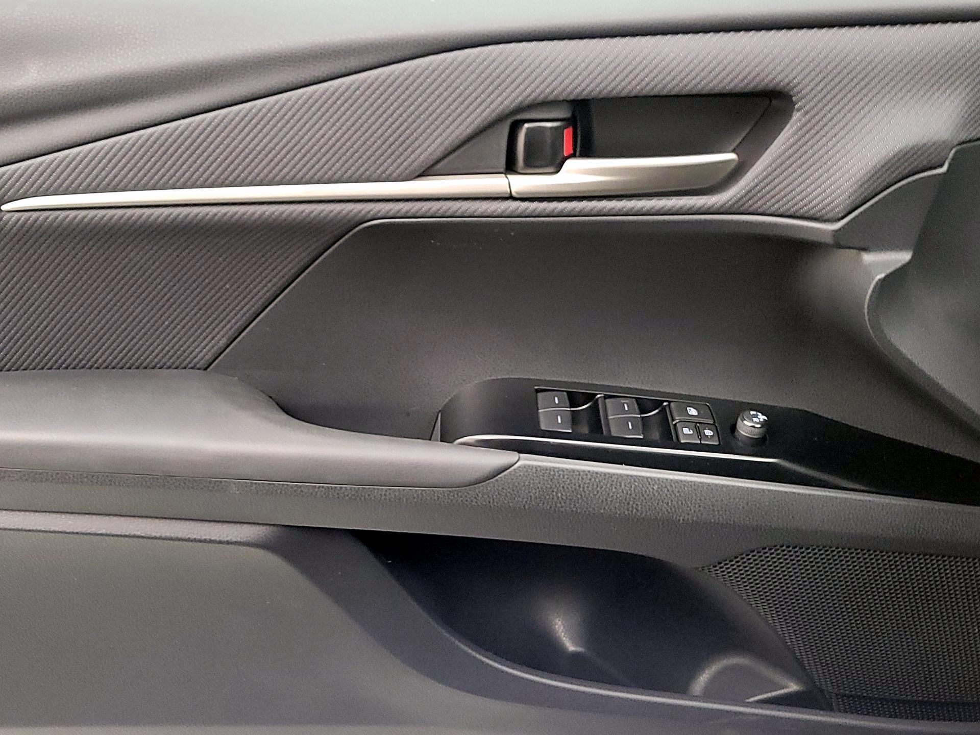 Thumbnail: 2025 Toyota Camry - 12