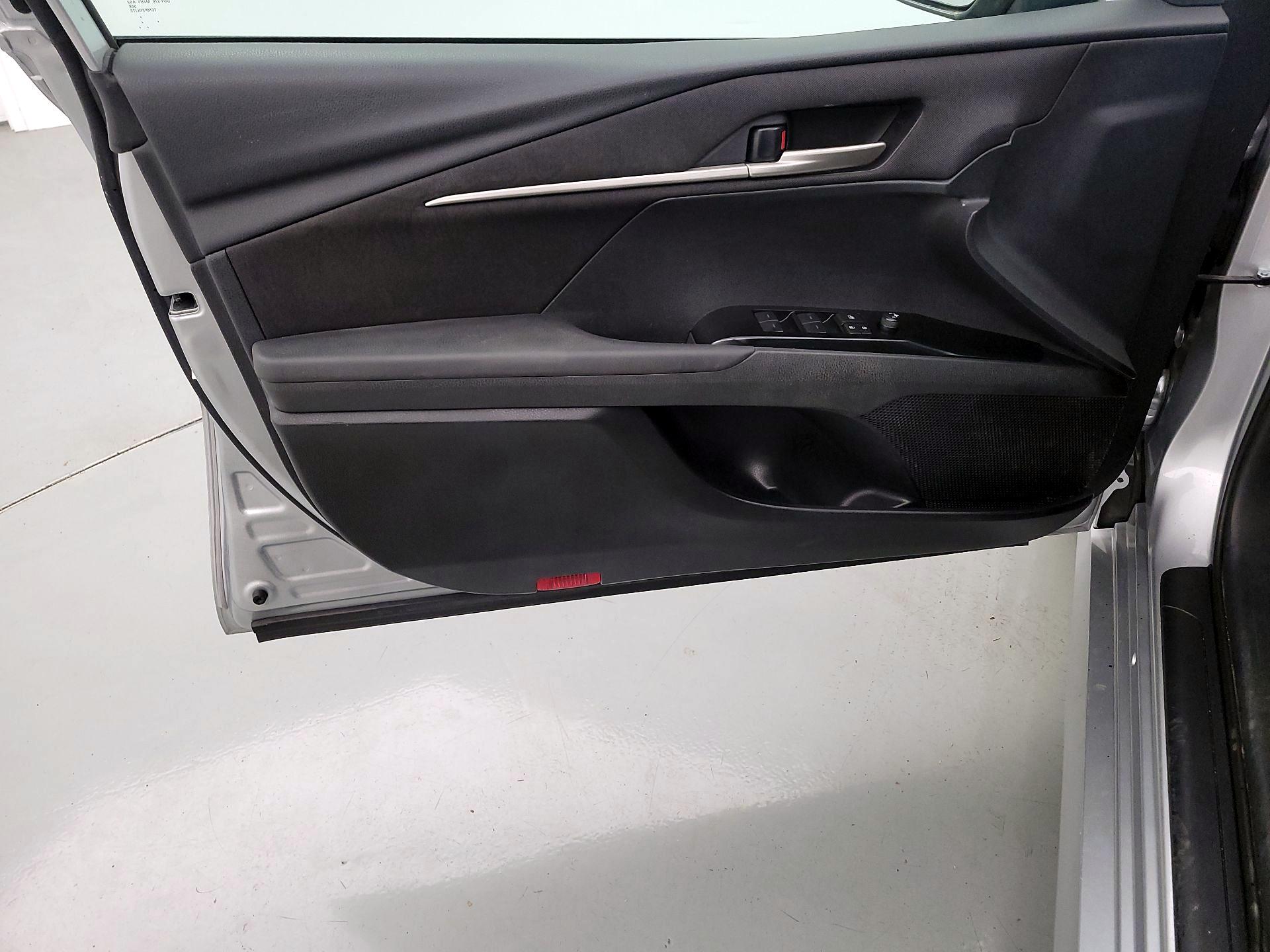 Thumbnail: 2025 Toyota Camry - 12